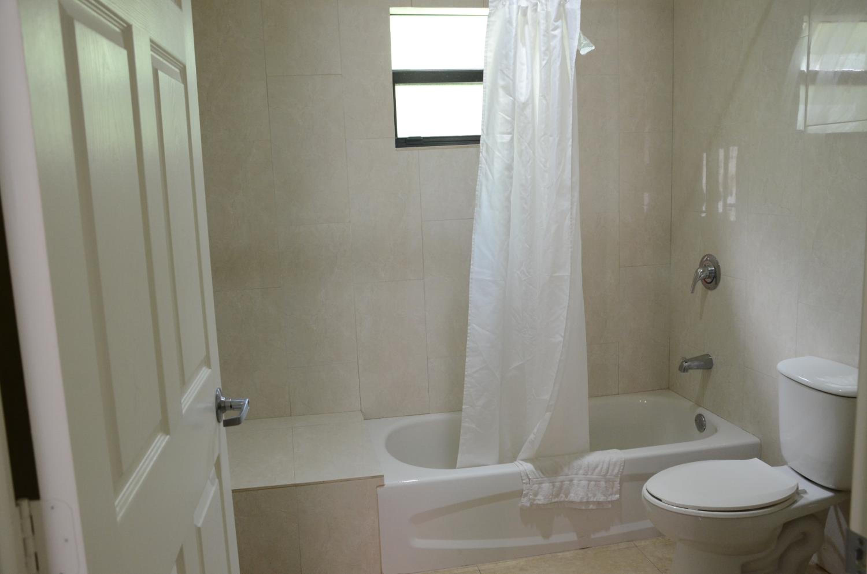 King Room - Non-Smoking photo 3