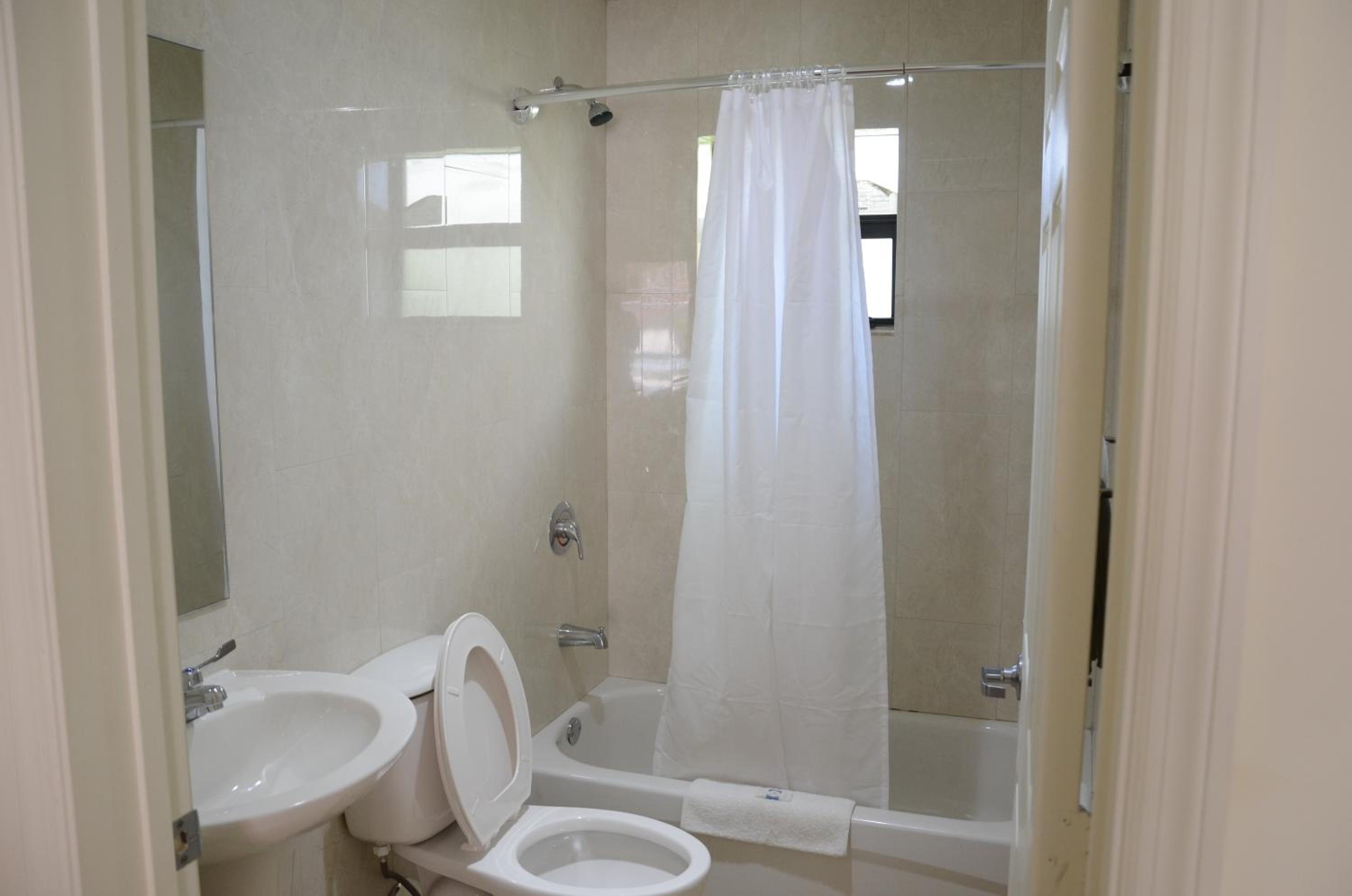 King Room - Non-Smoking photo 2