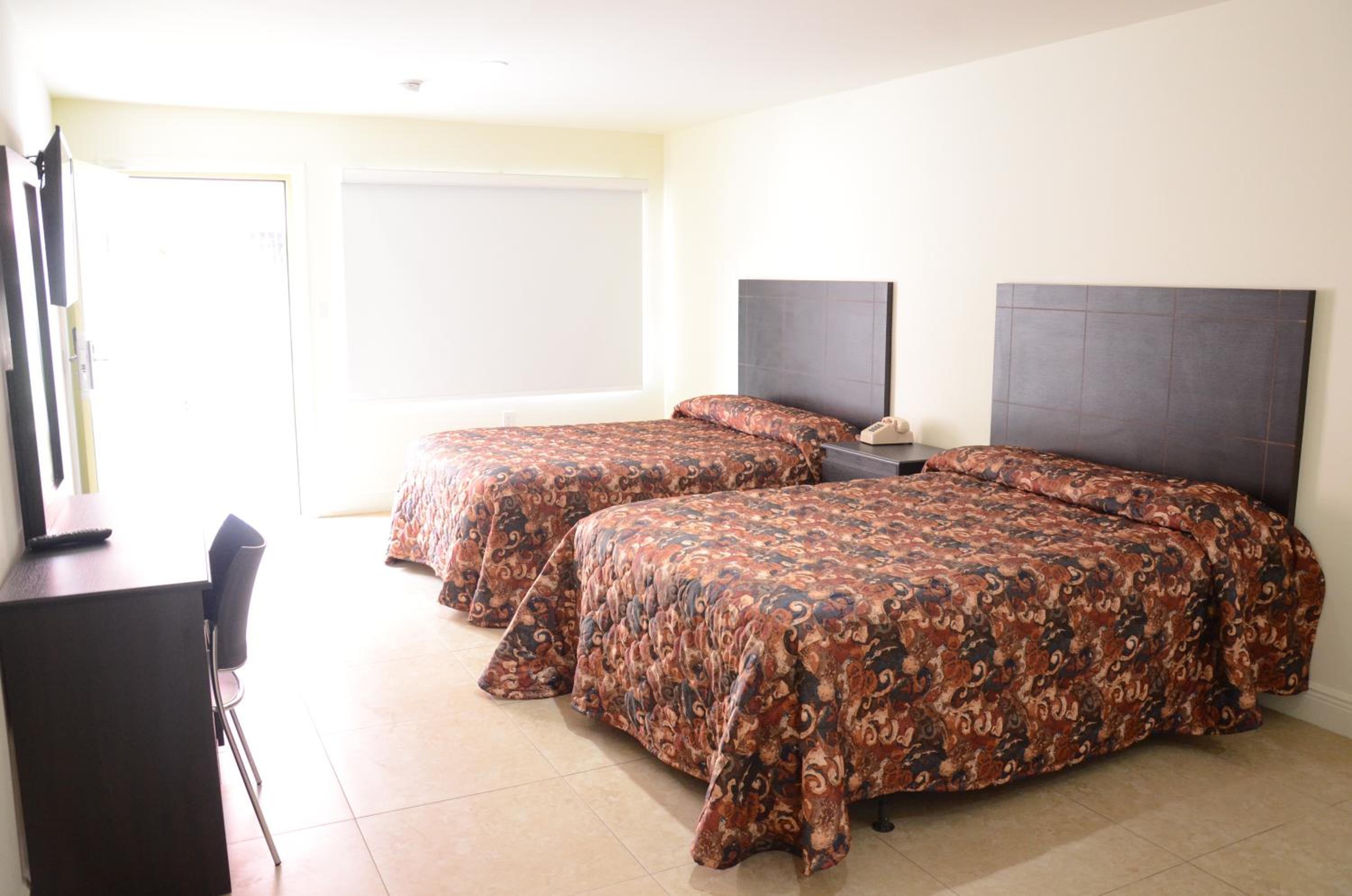Double Room with Two Double Beds - Non-Smoking photo 1