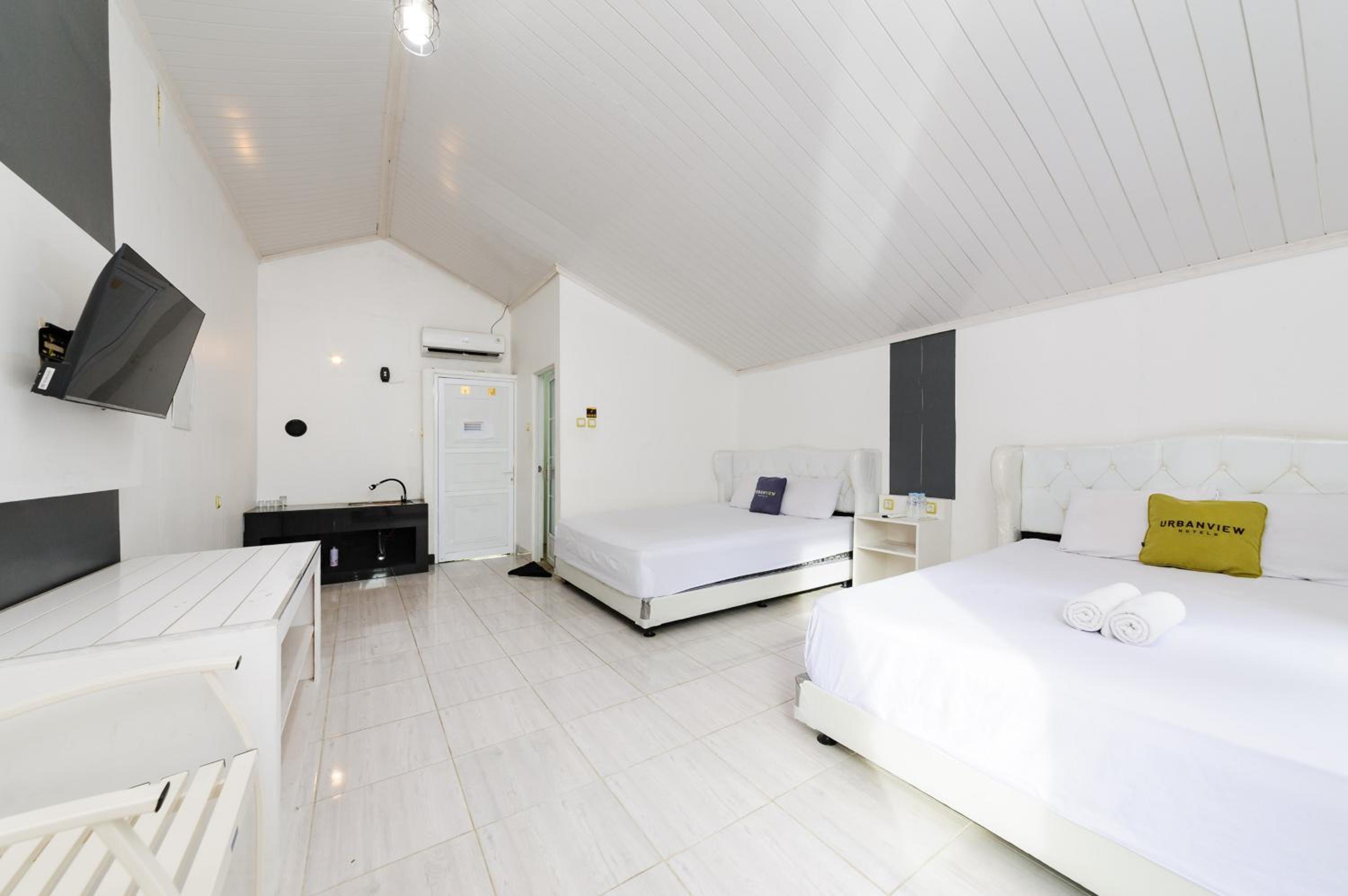 Deluxe Family Room - Photo 5