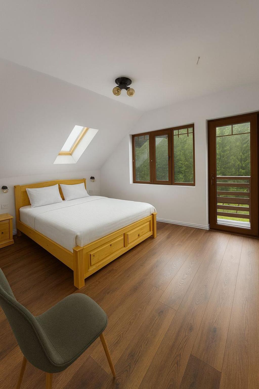 Deluxe Double Room with Balcony