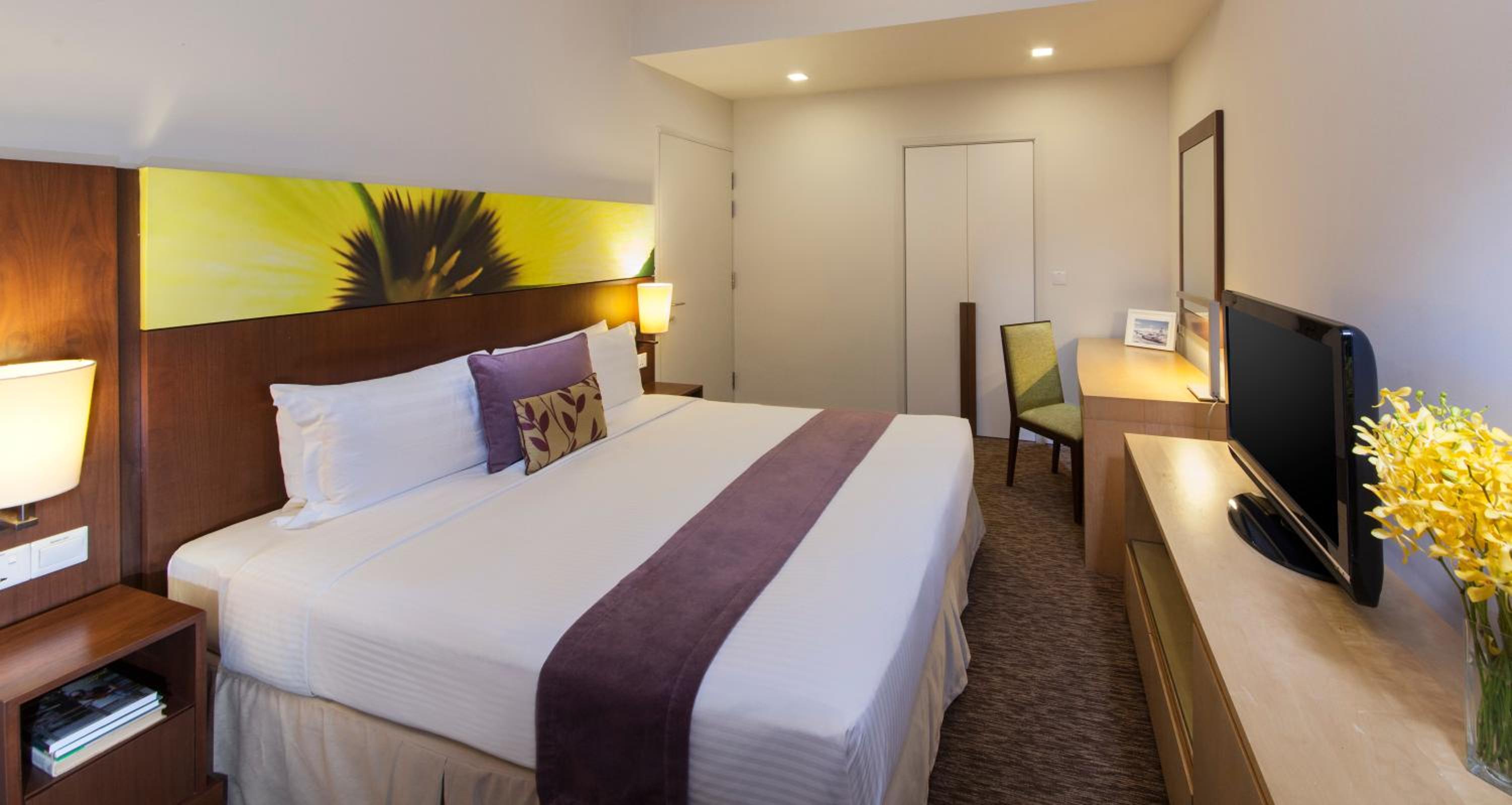 One-Bedroom Premier thumbnail 5