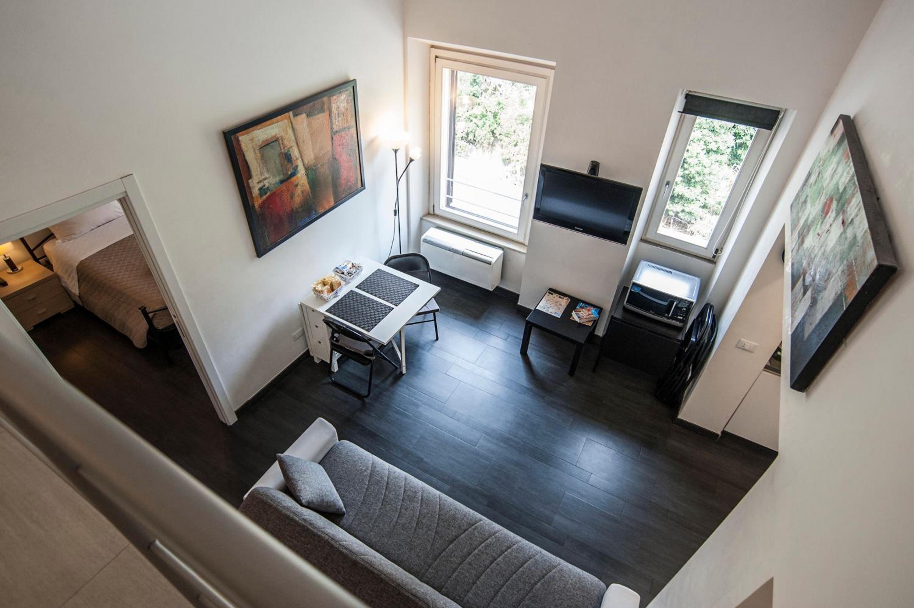 Deluxe Apartment