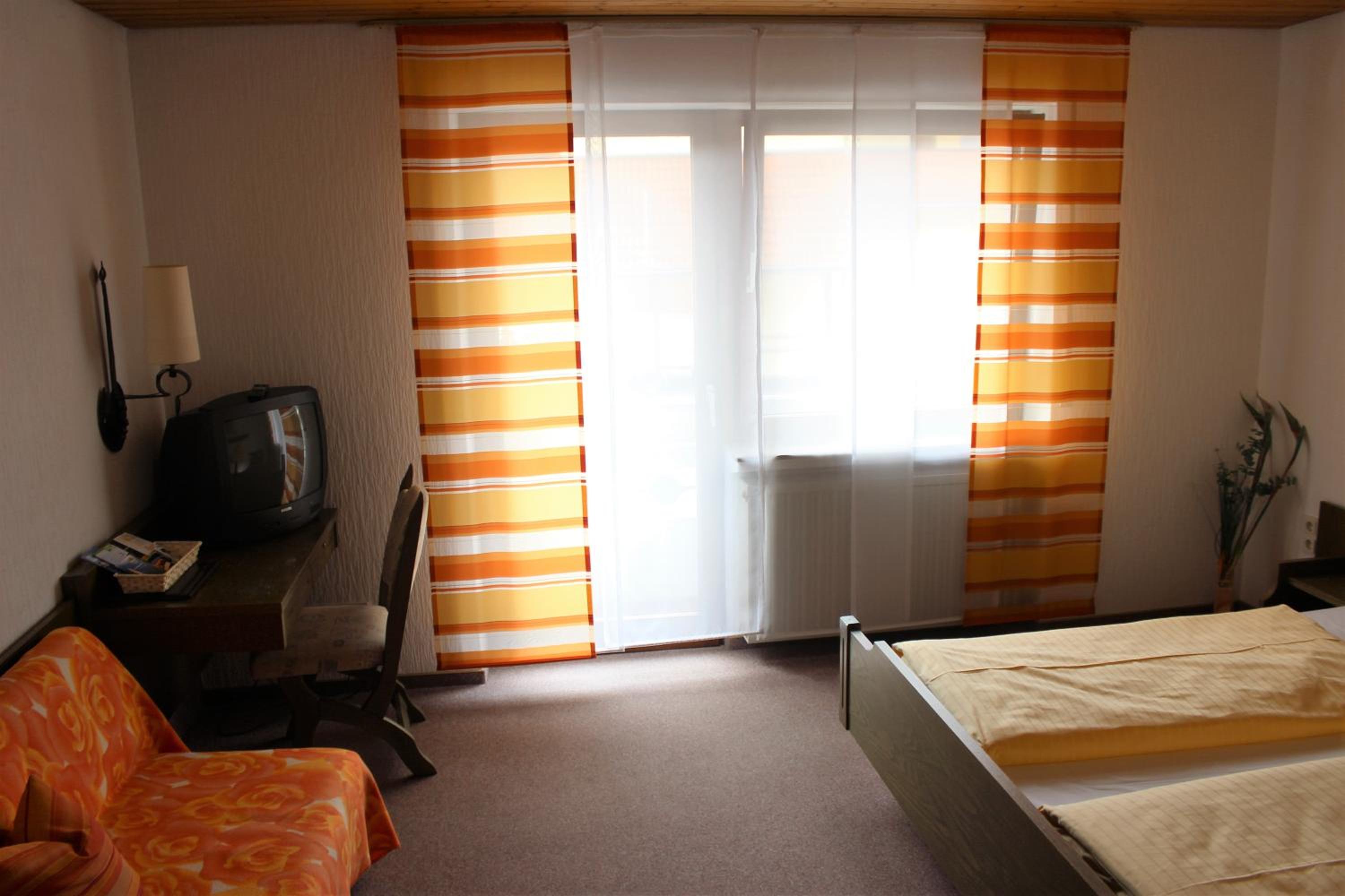 Double Room with Private Bathroom - Photo 5