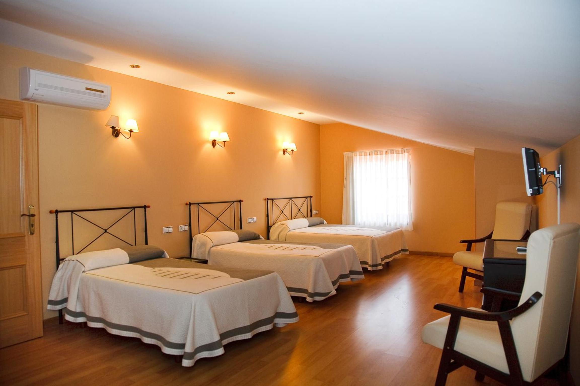 Triple Room photo 2