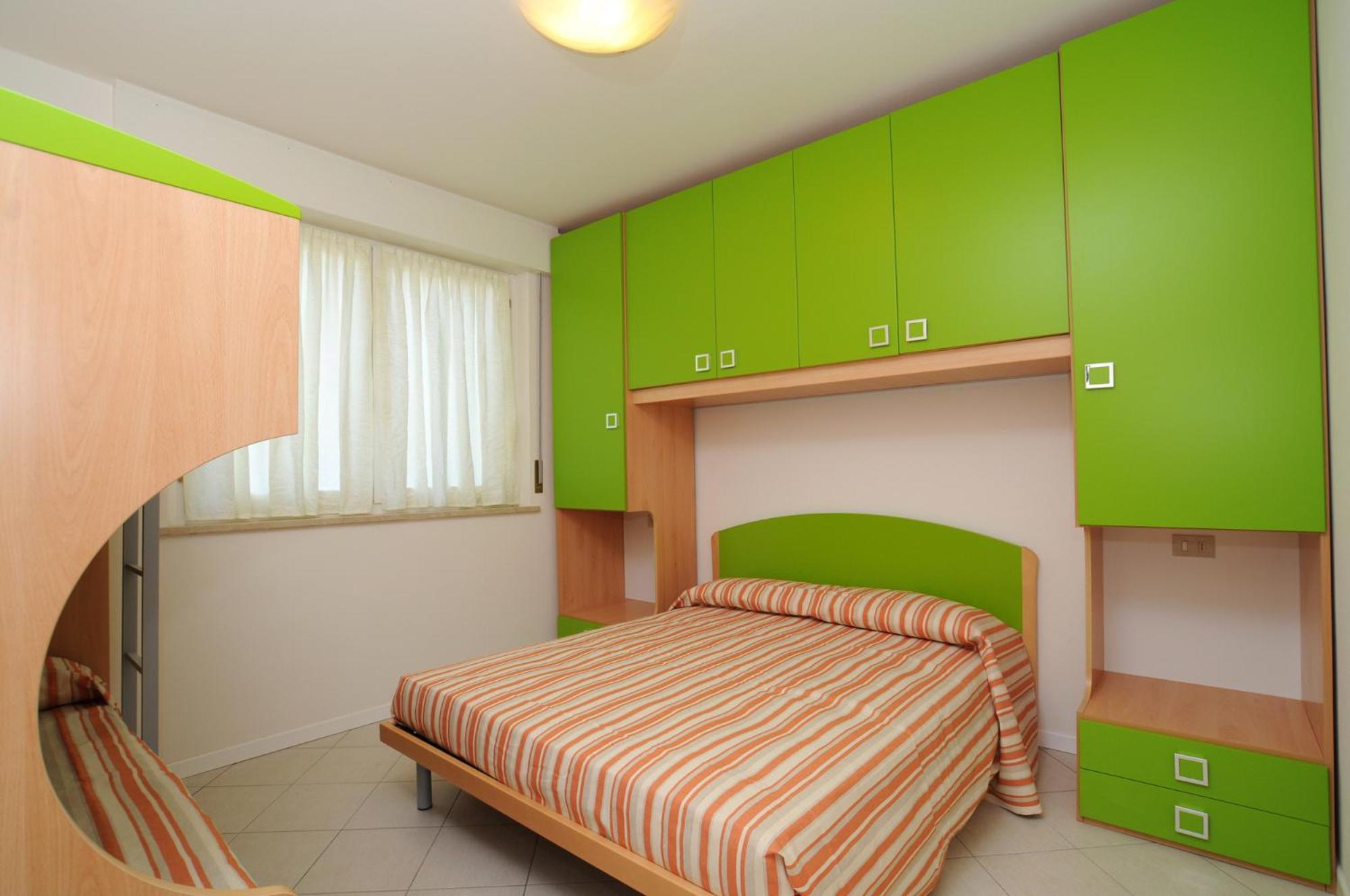 Superior One-Bedroom Apartment - Photo 4