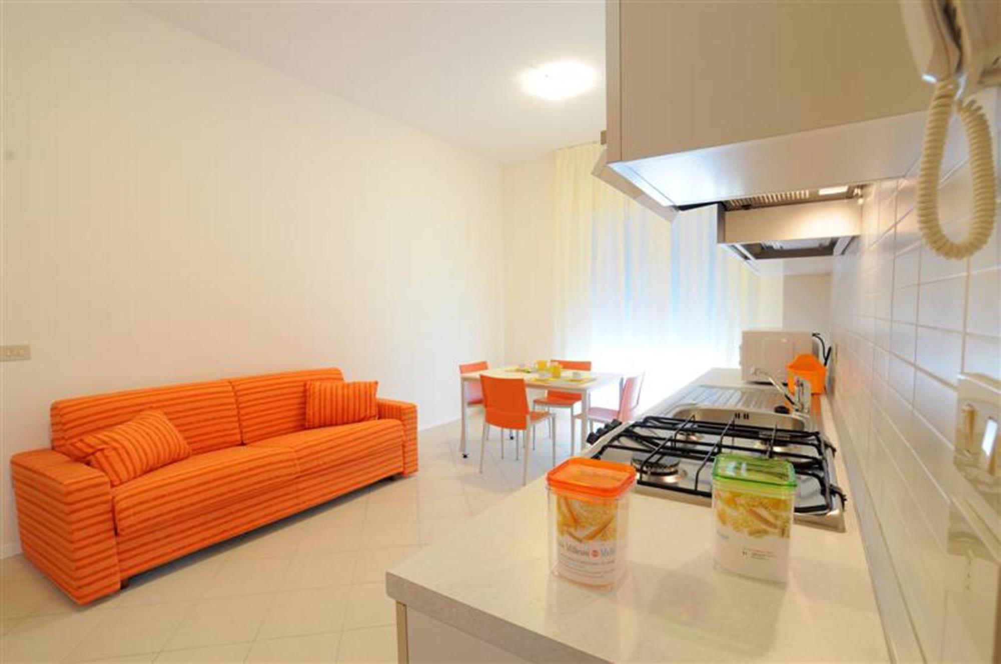 Superior One-Bedroom Apartment - Photo 5