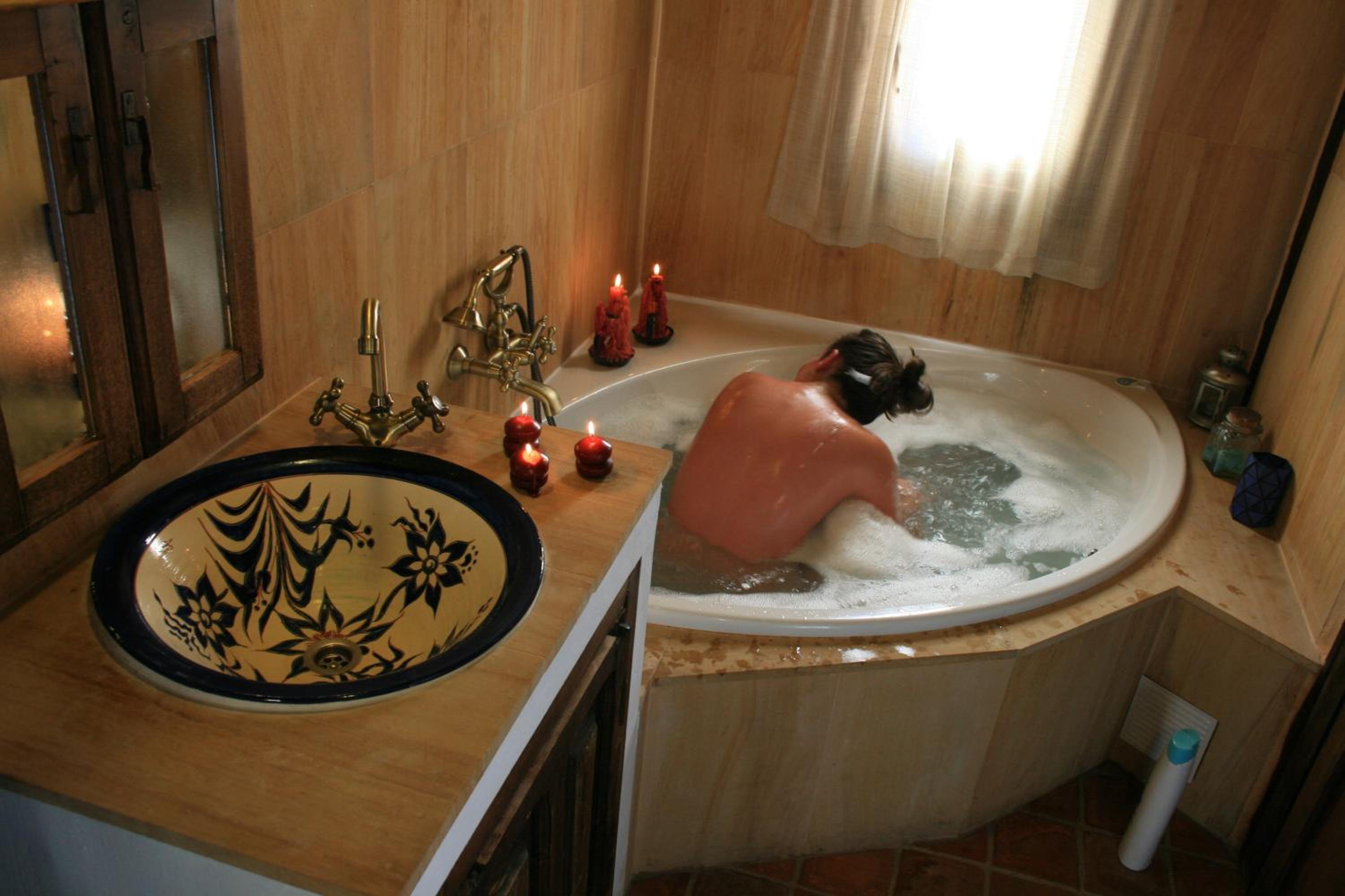 Queen Room with Spa Bath photo 2