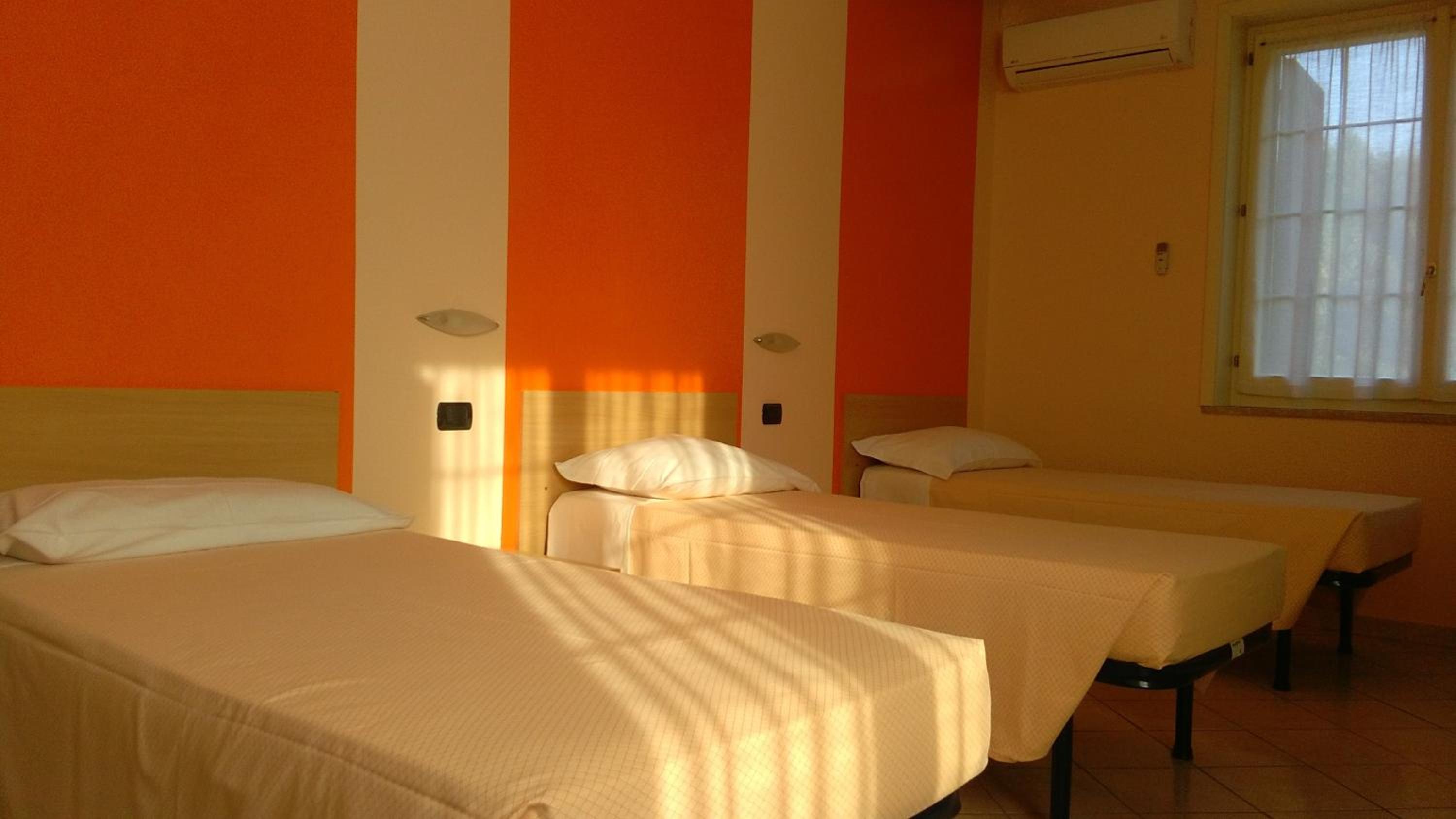 Triple Room - Photo 2