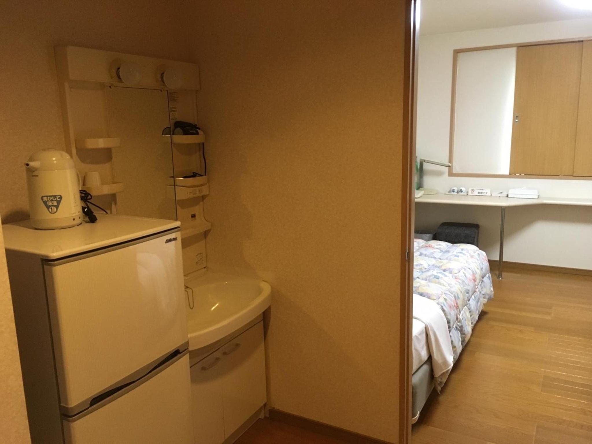 Single Room - Smoking photo 1