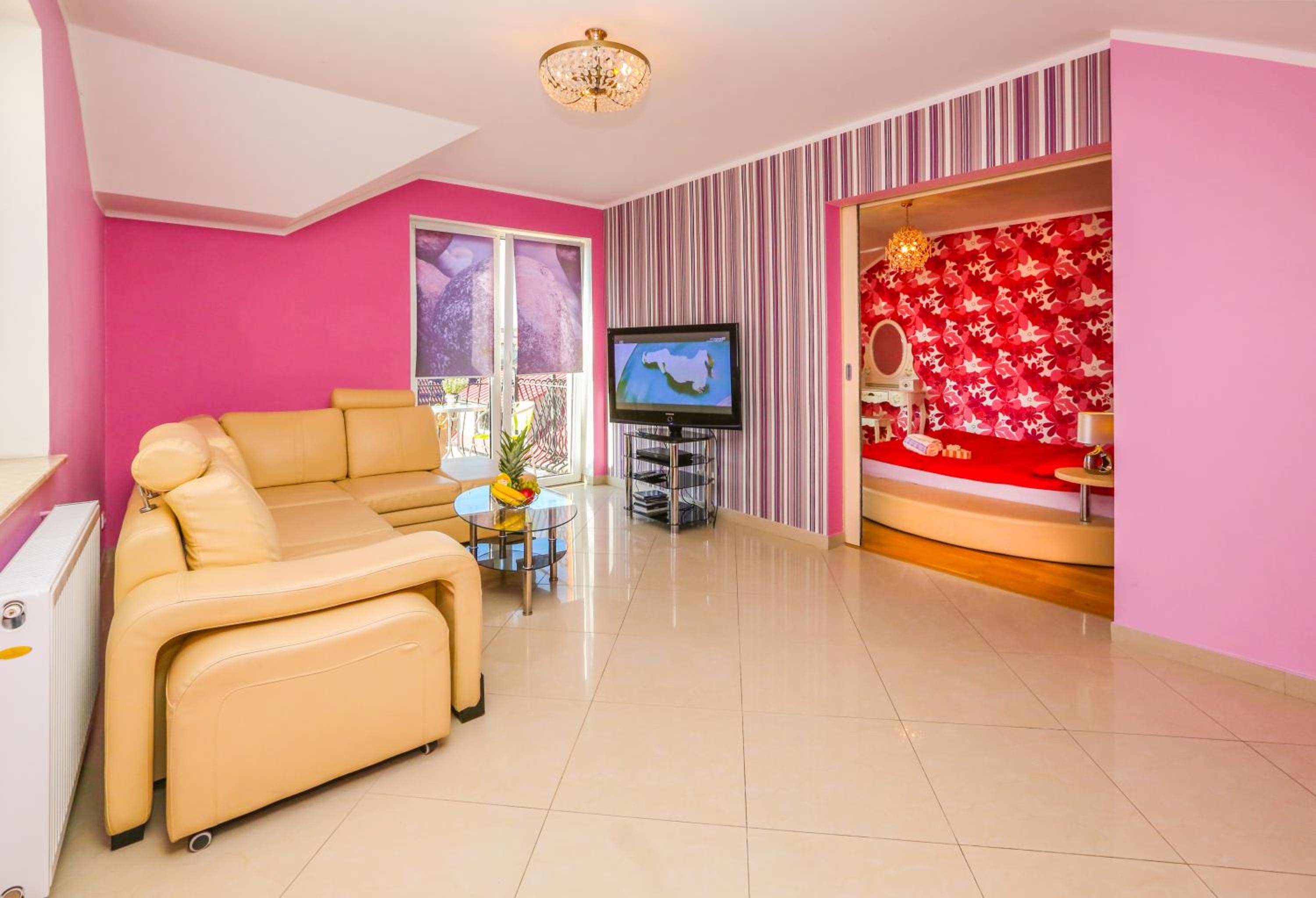 Apartment with Sea View - Photo 7