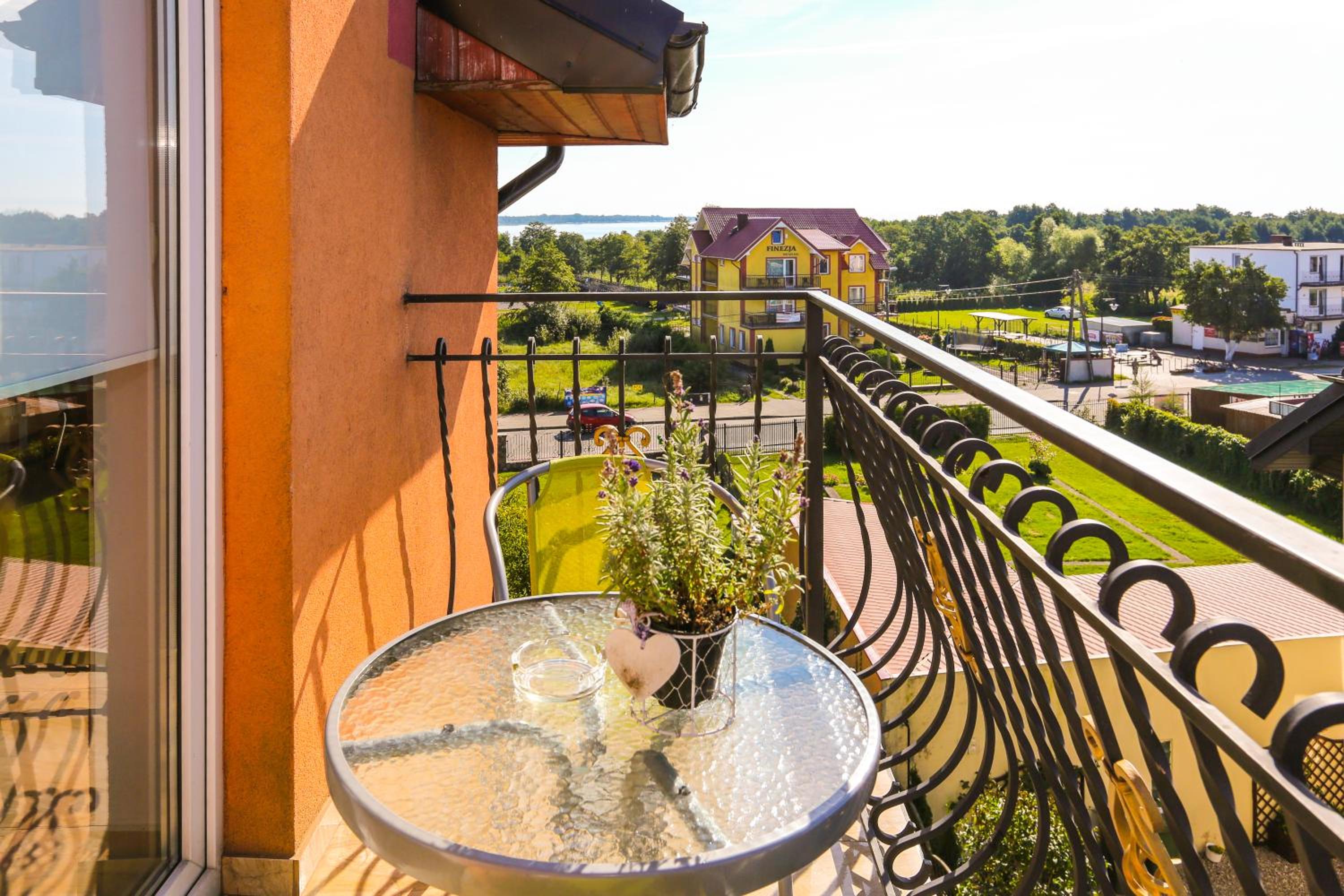 Apartment with Sea View - Photo 9