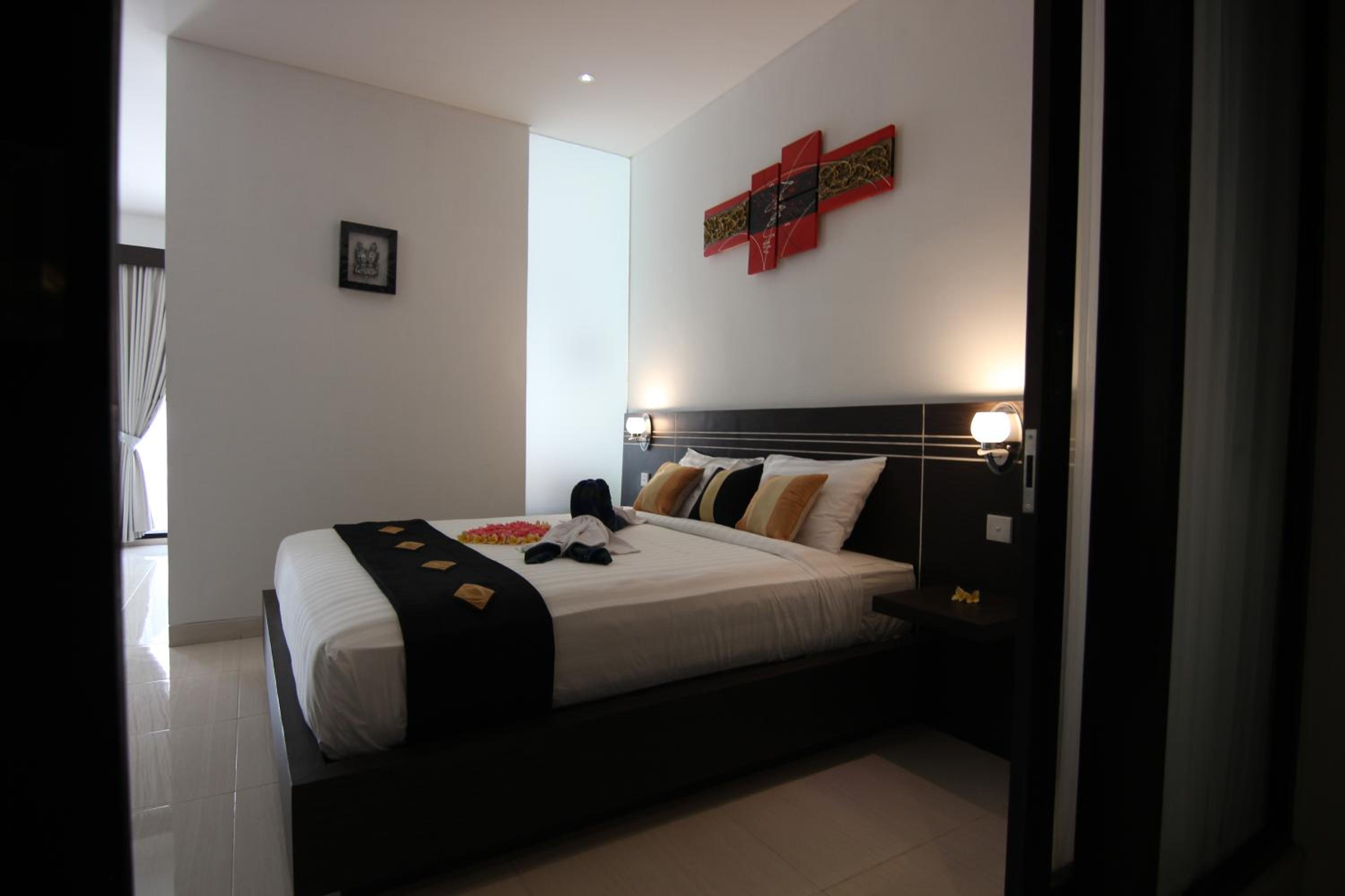 Deluxe Double or Twin Room with Living Room - Photo 4