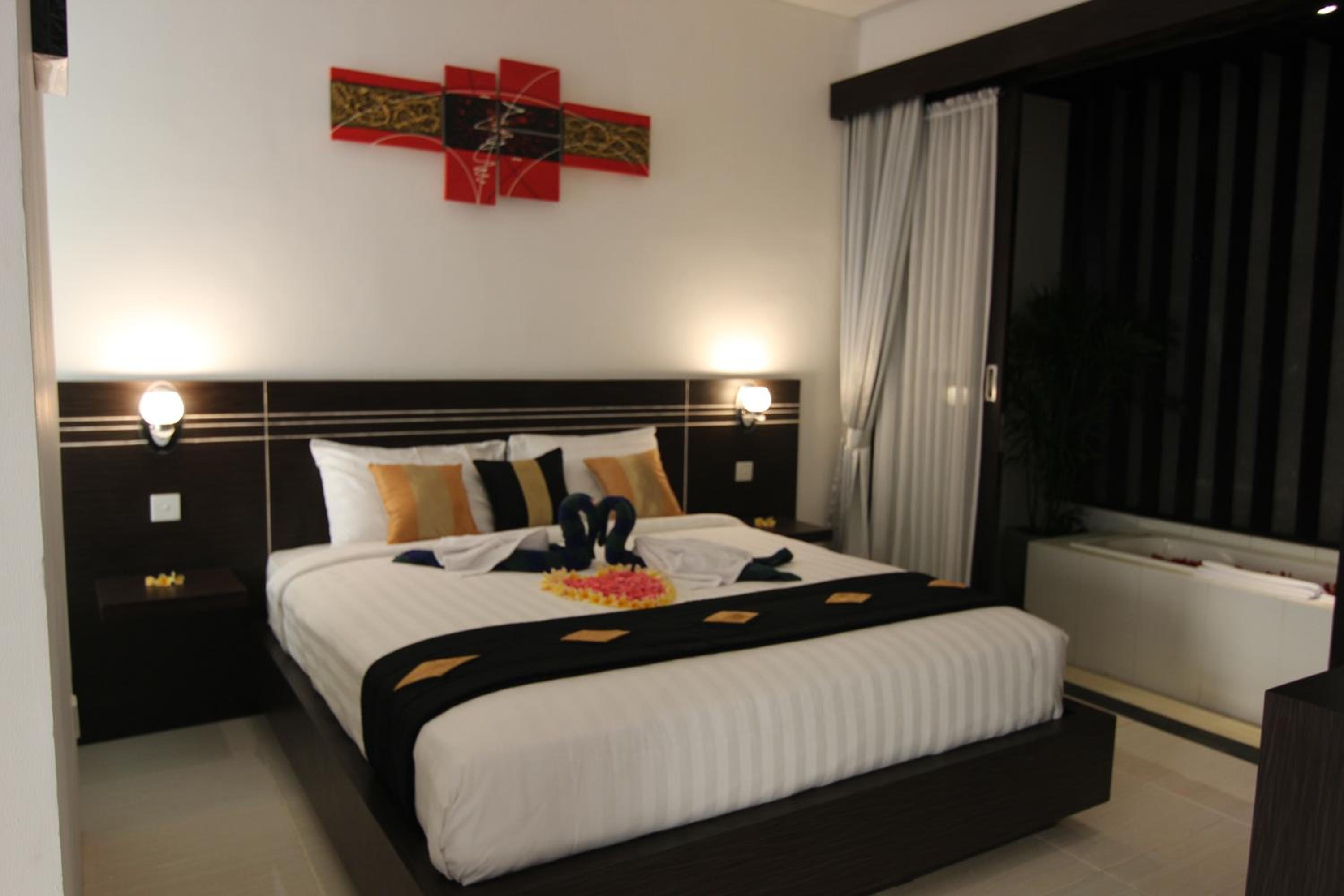 Three-Bedroom Family Suite - Photo 2