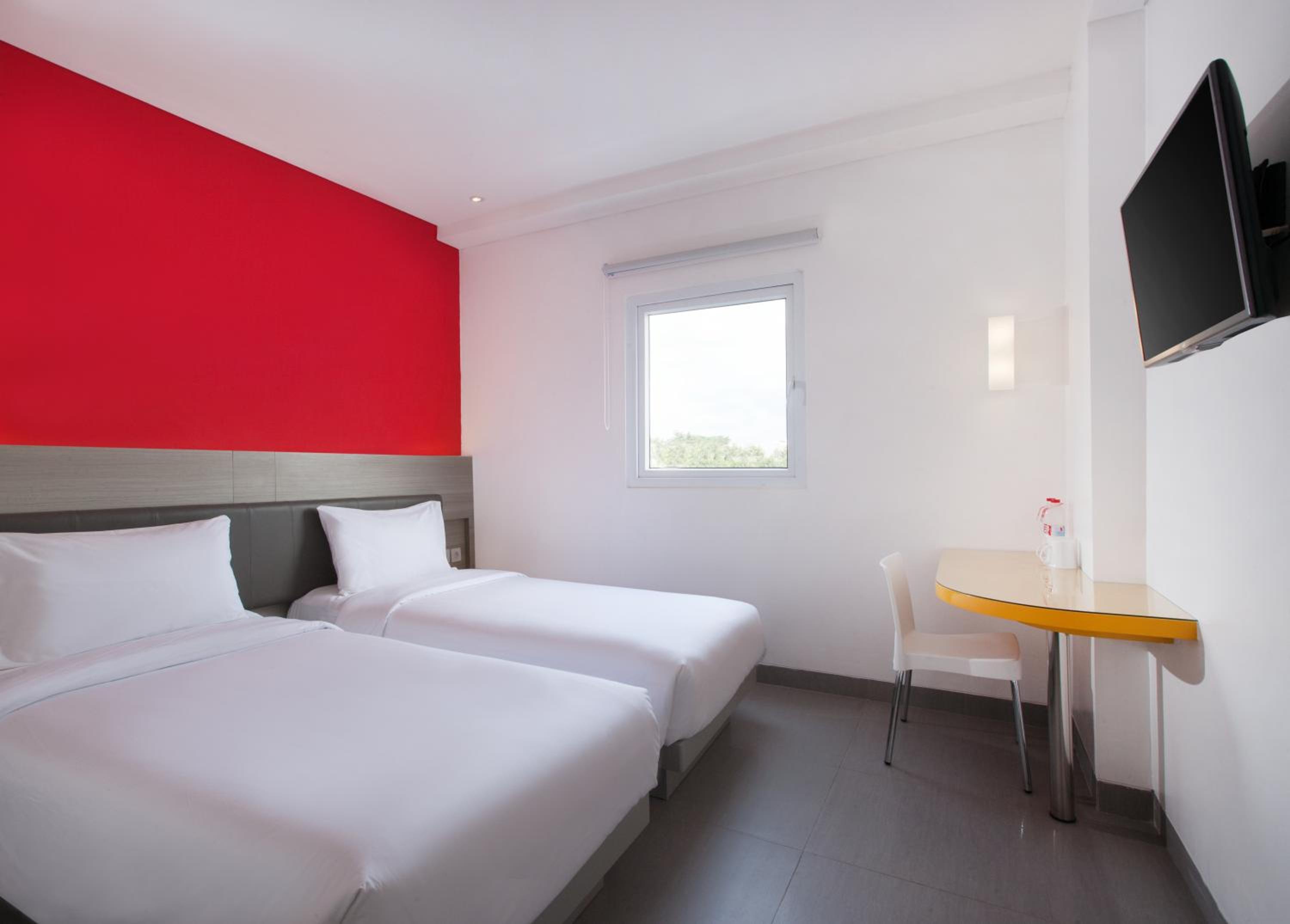 Staycation Offer - Smart Room Twin photo 1