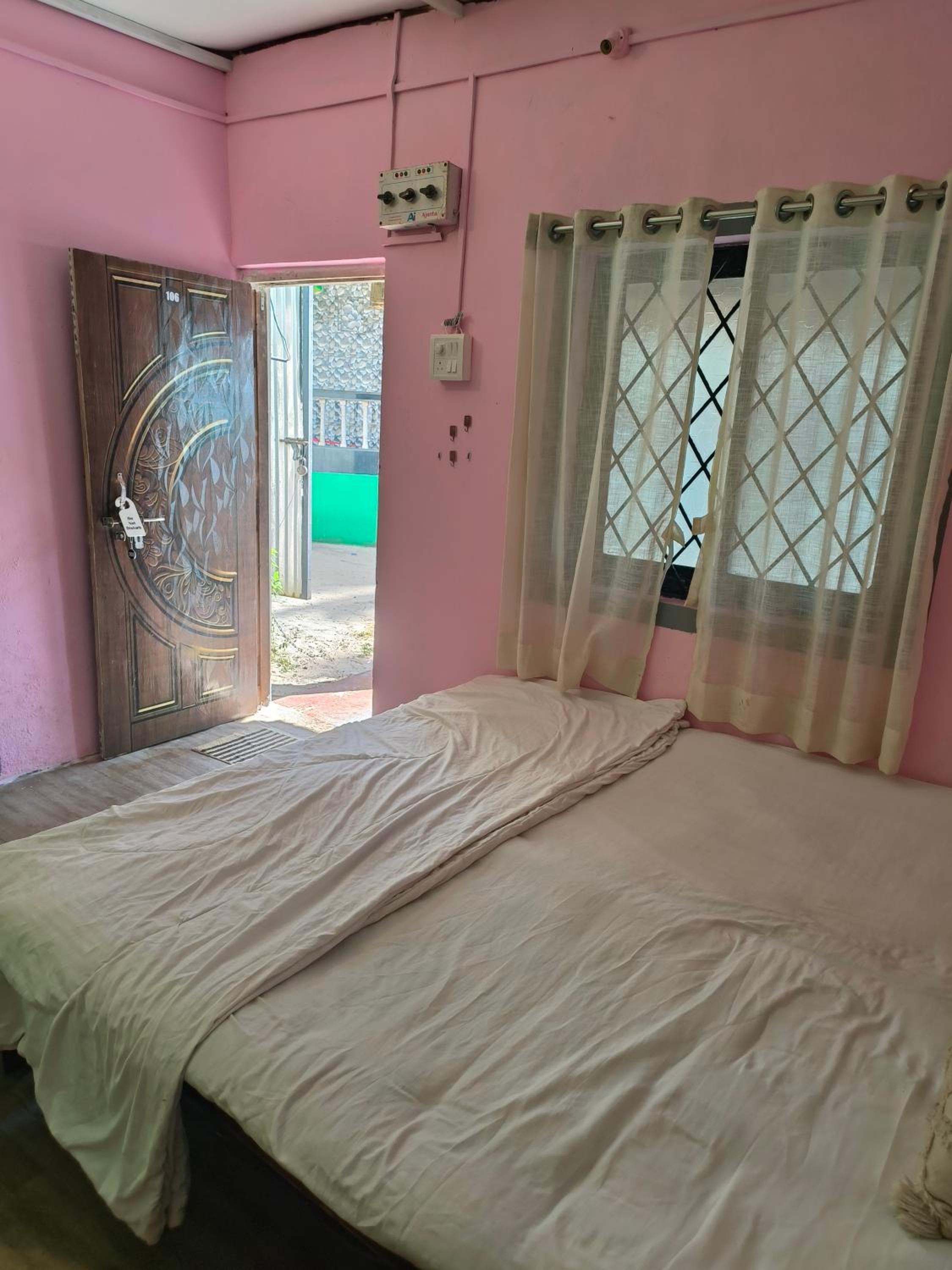 Budget Double Room photo 2