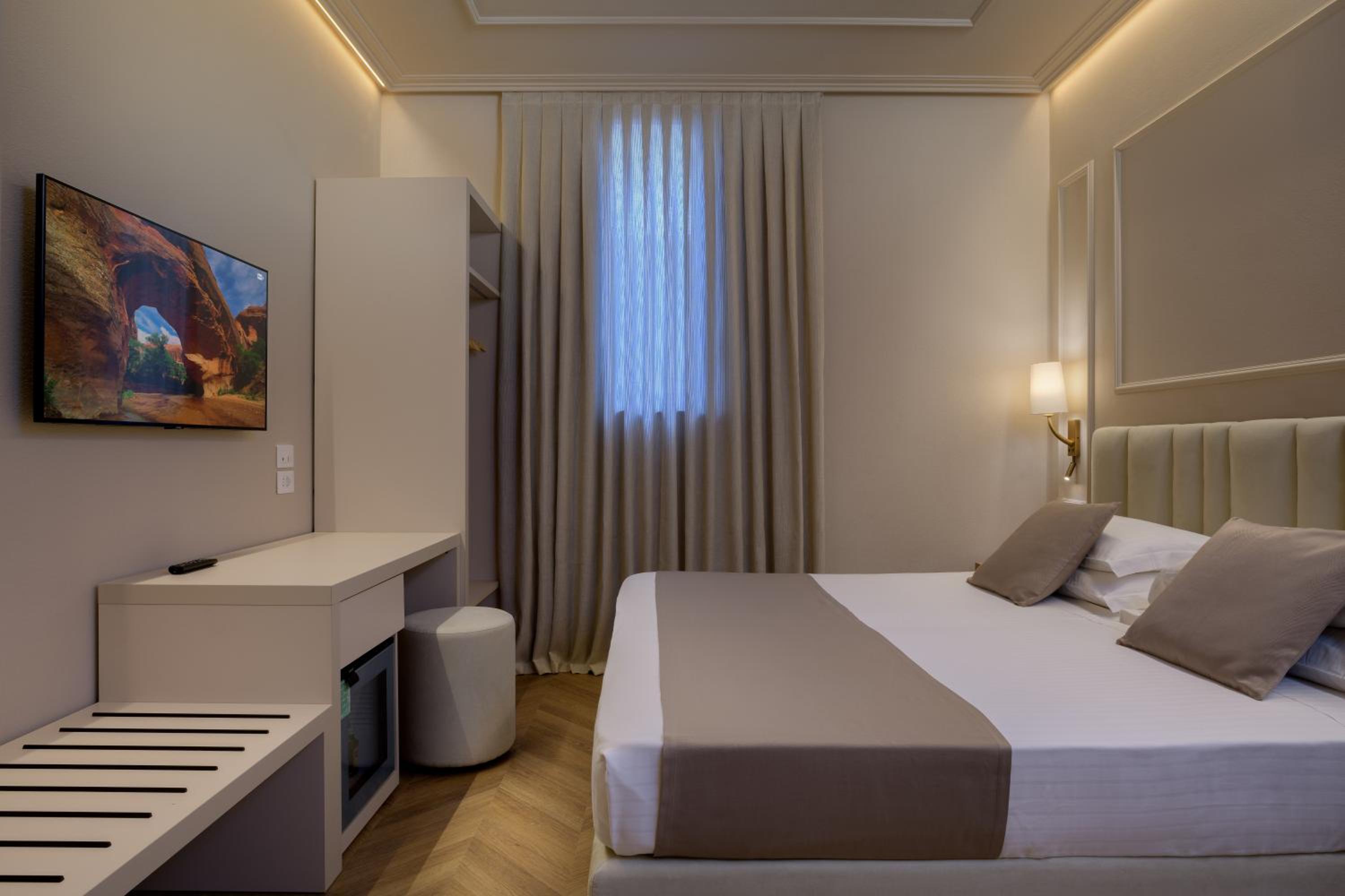 Superior Double or Twin Room - Photo 2