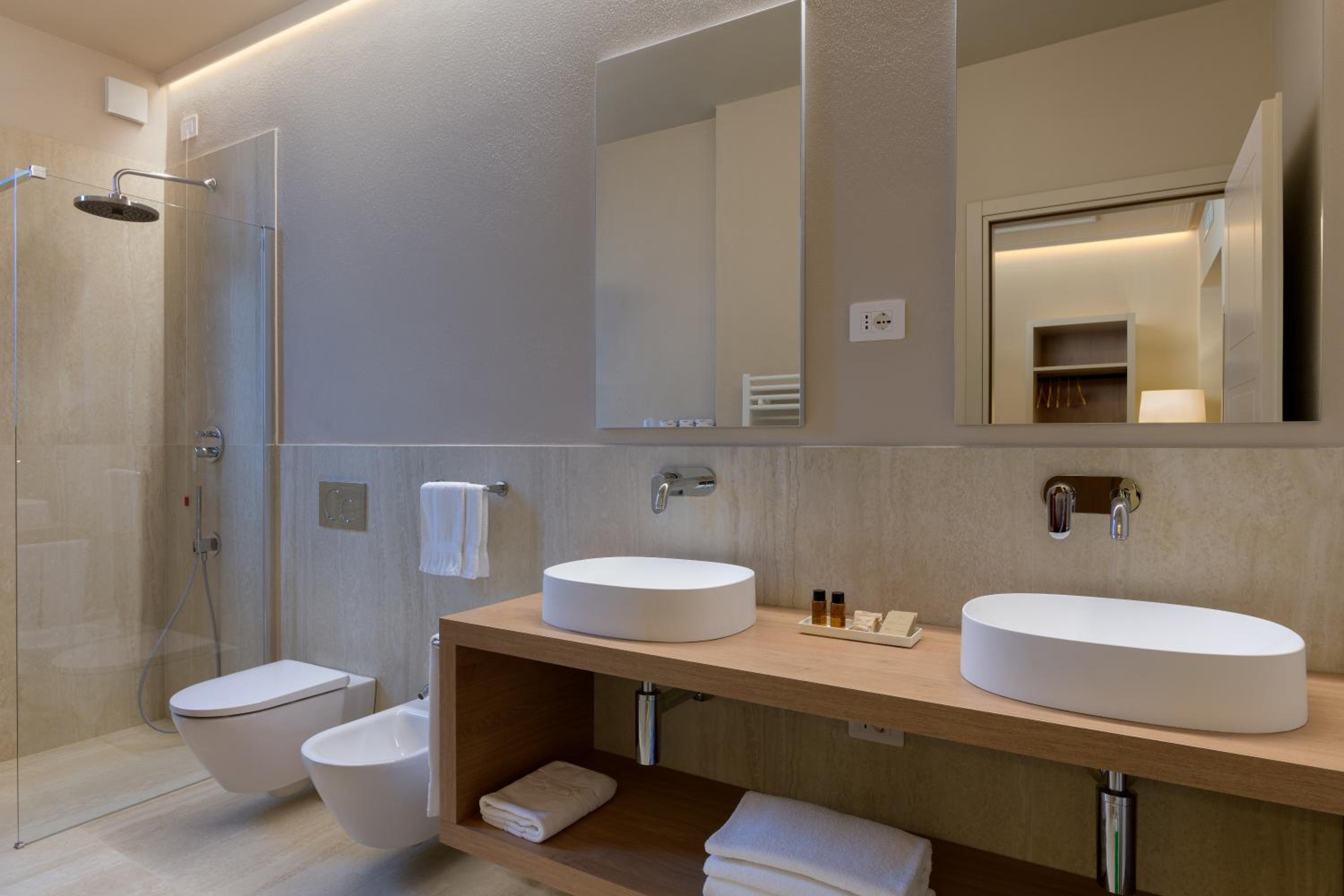 Superior Double or Twin Room - Photo 4