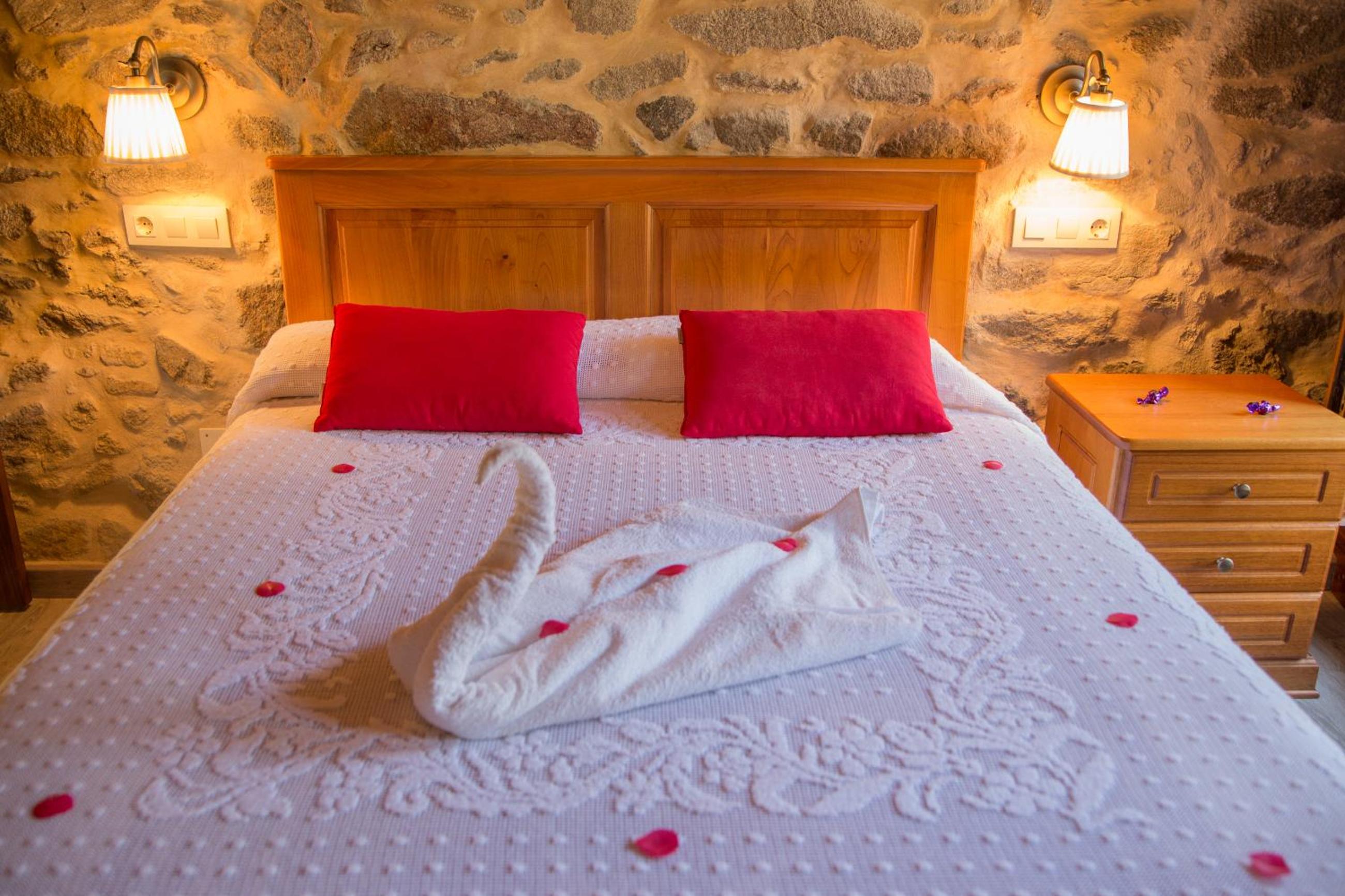Double or Twin Room - Photo 1