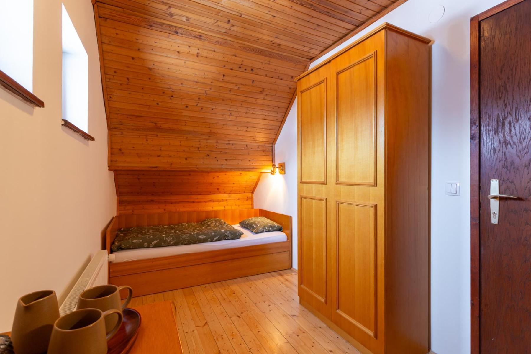 Economy Triple Room