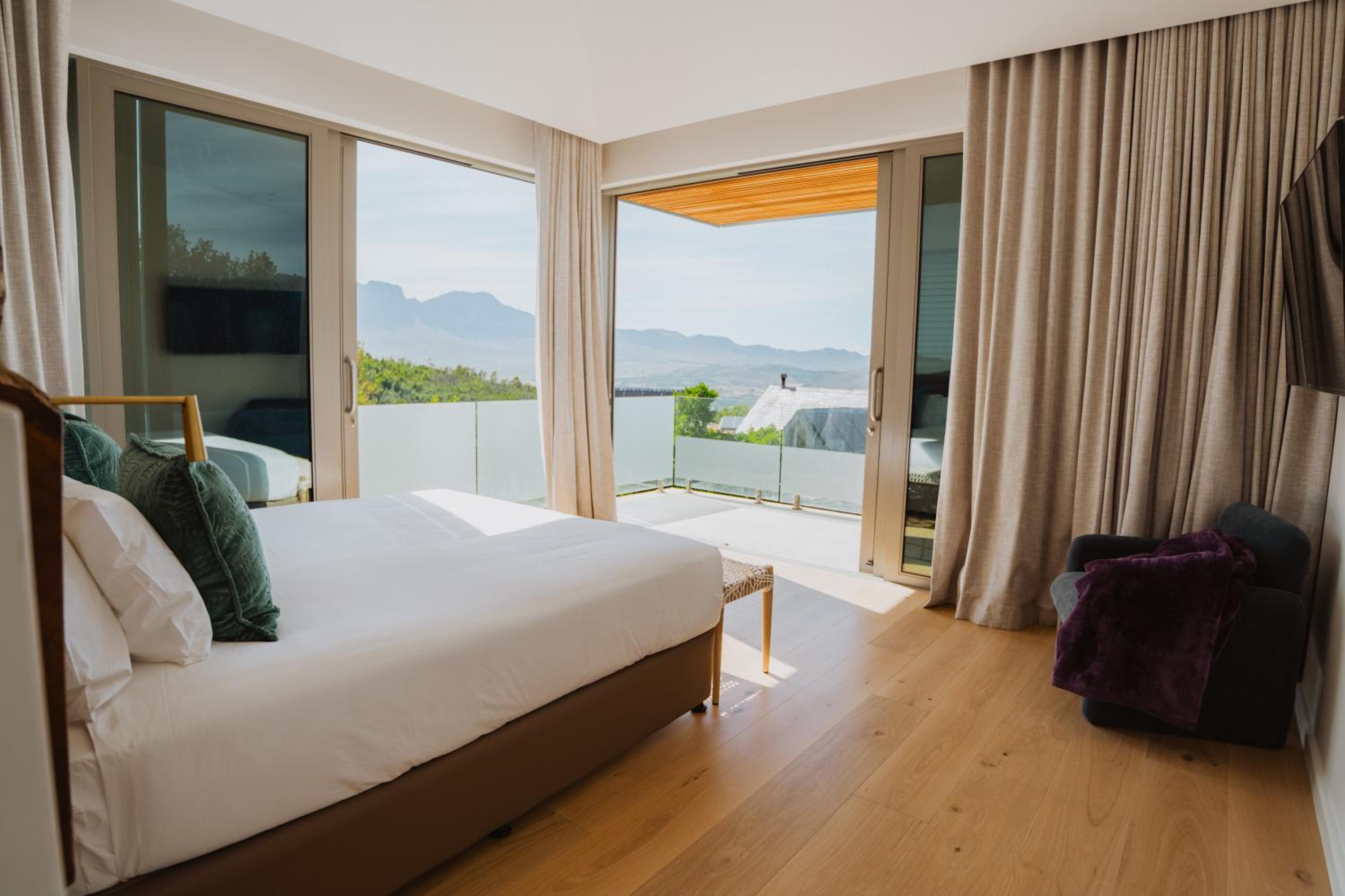 Deluxe King Room photo 3