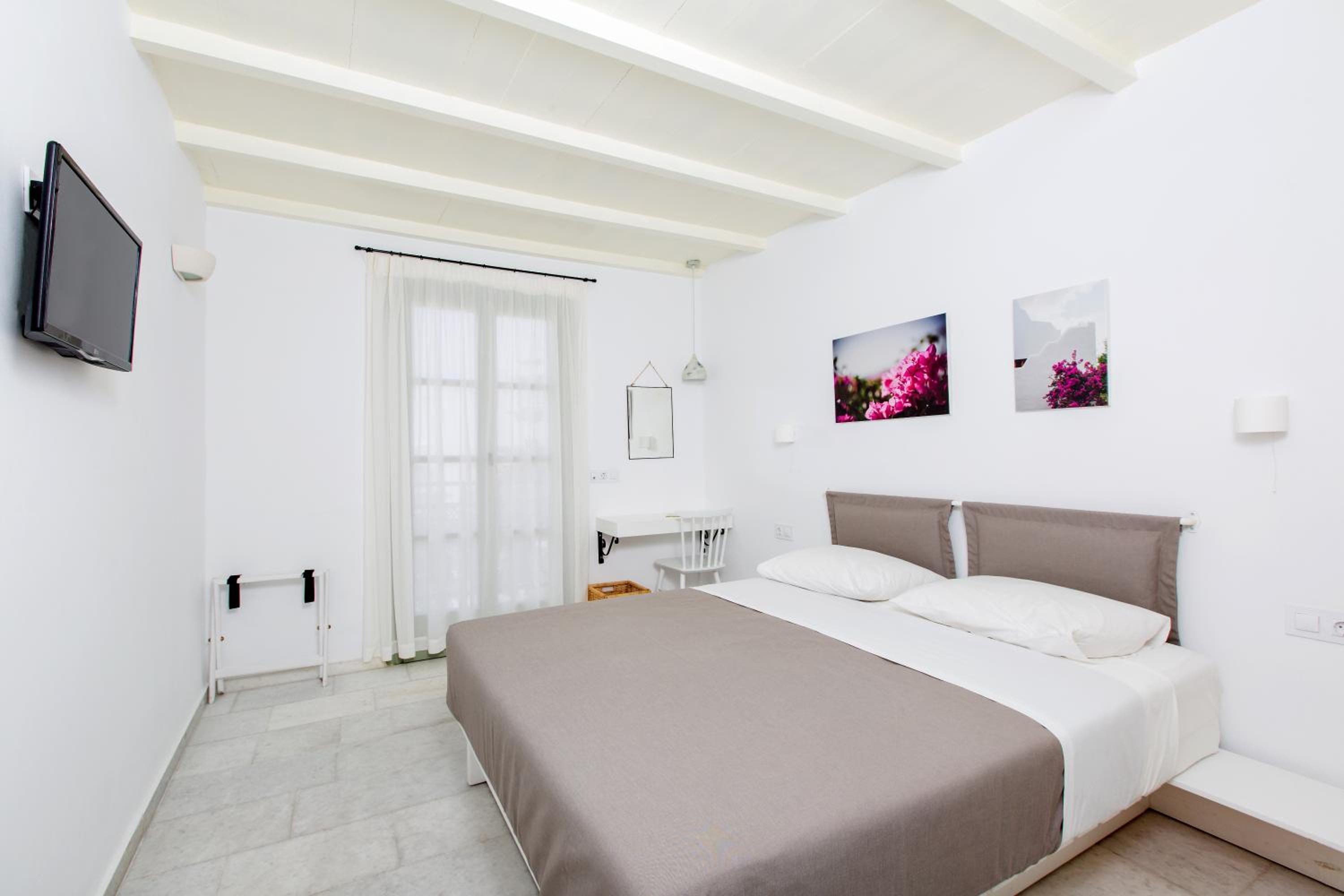 Double Room with Garden View - Photo 4