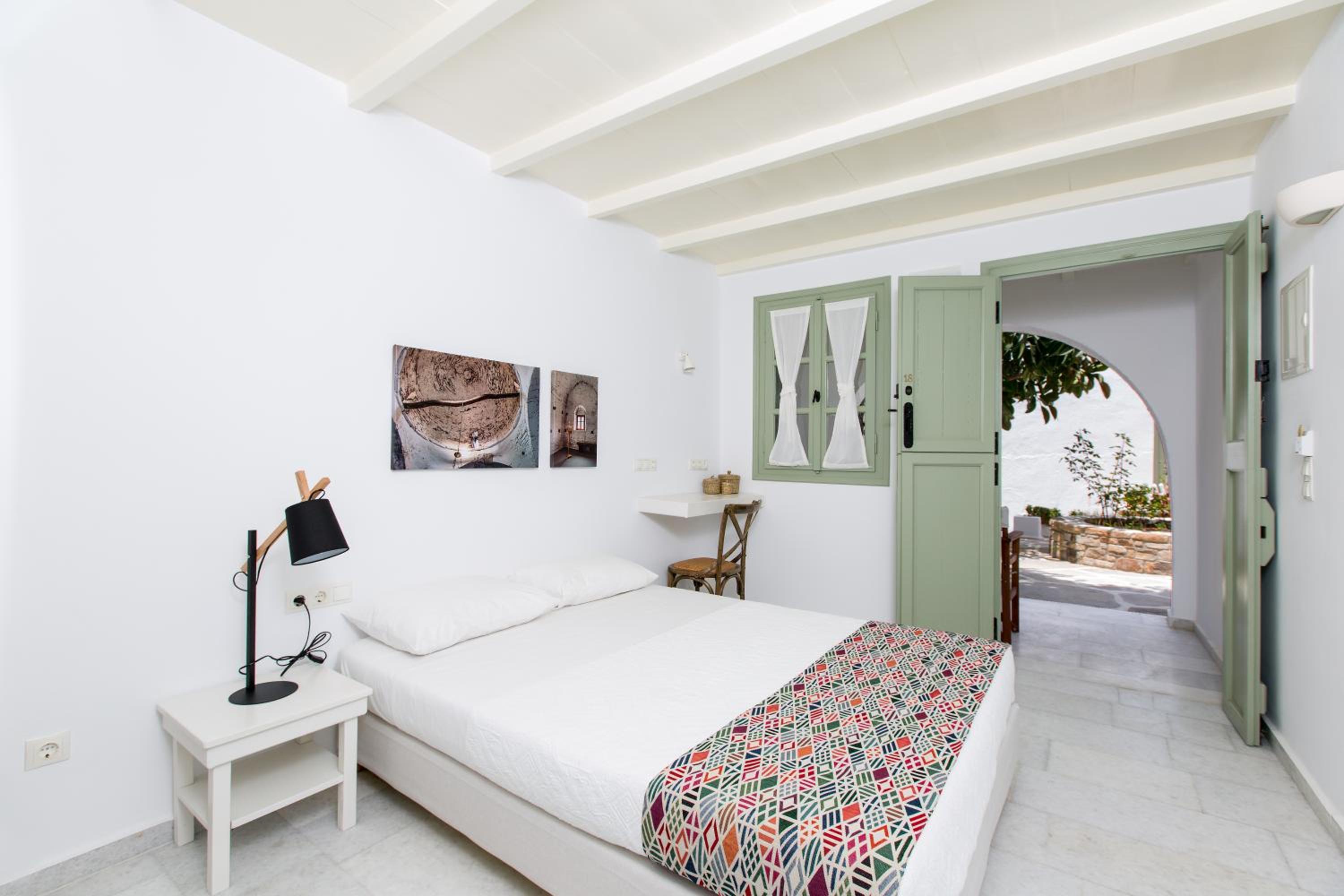 Double Room with Garden View - Photo 5