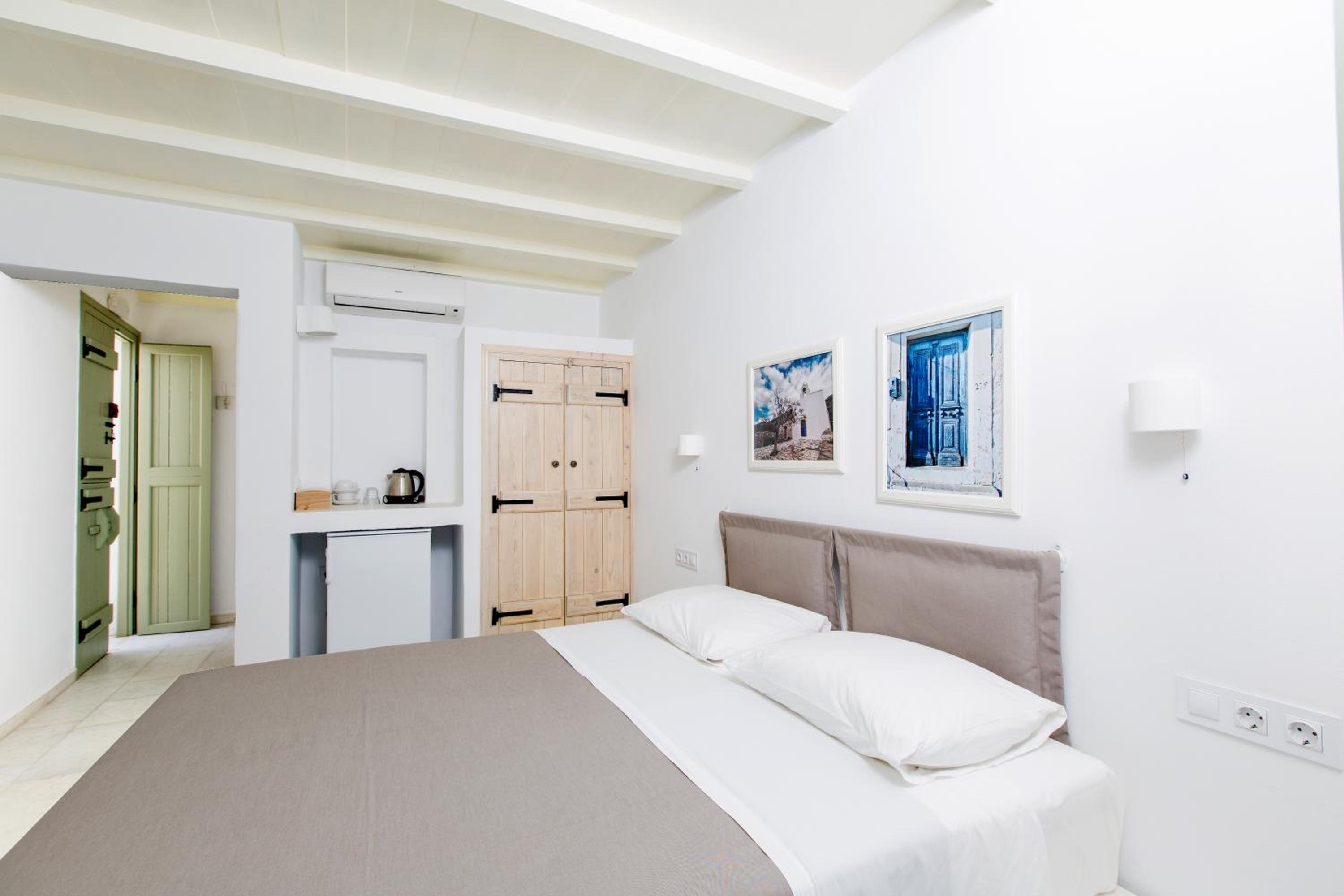 Double Room with Garden View - Photo 2