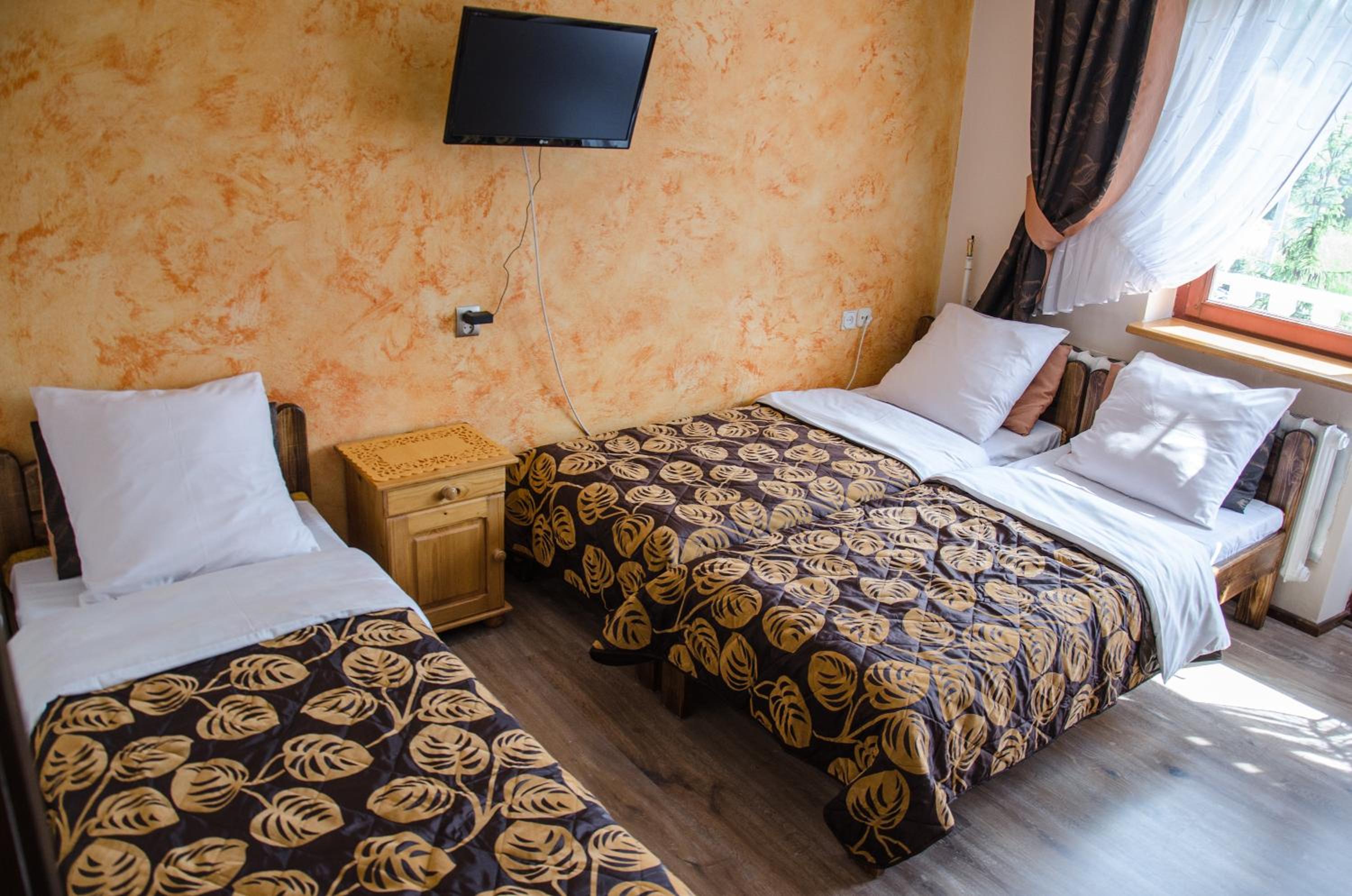 Triple Room with Private Bathroom - Photo 8
