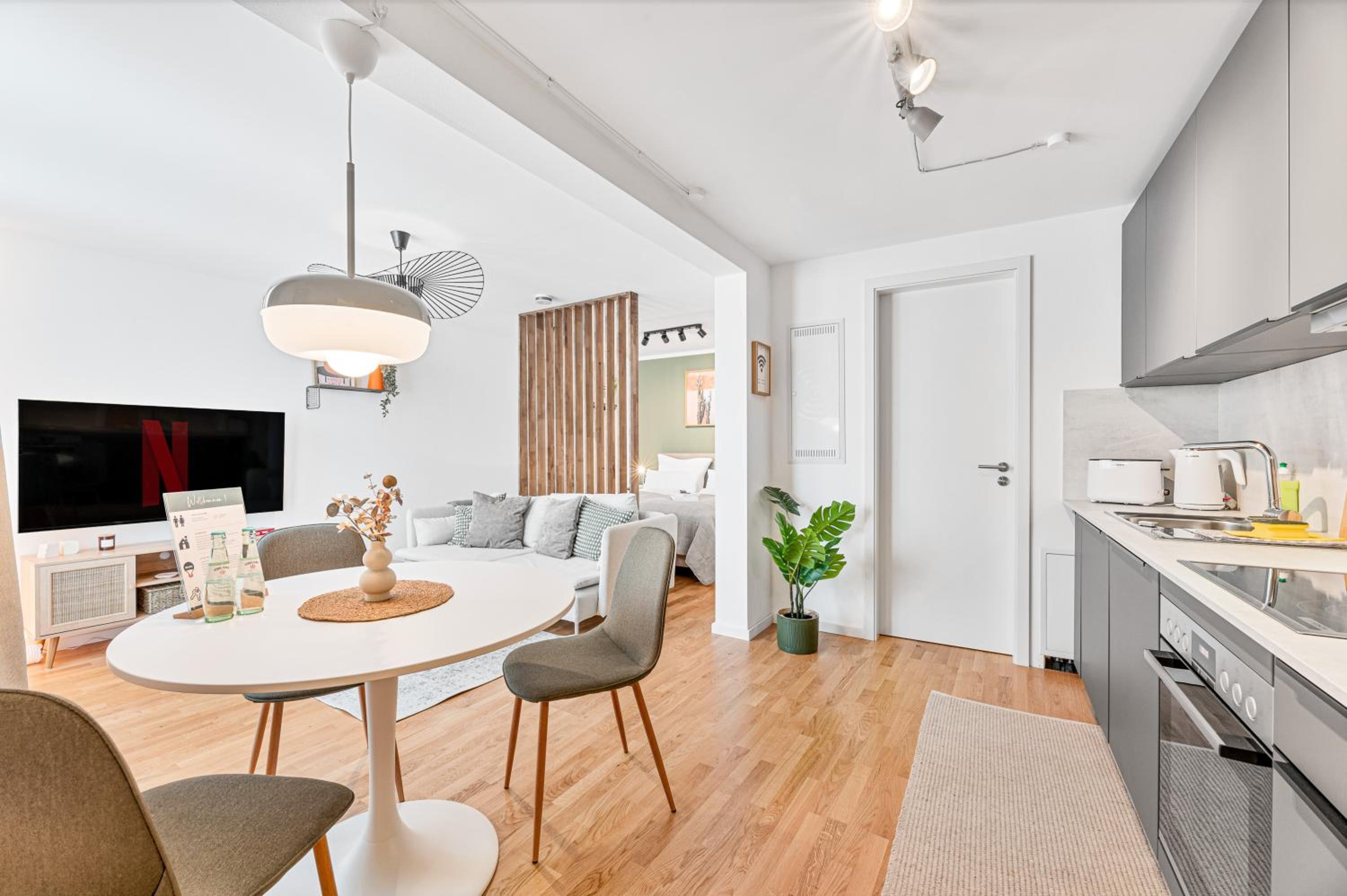 Studio Apartment with Balcony photo 1