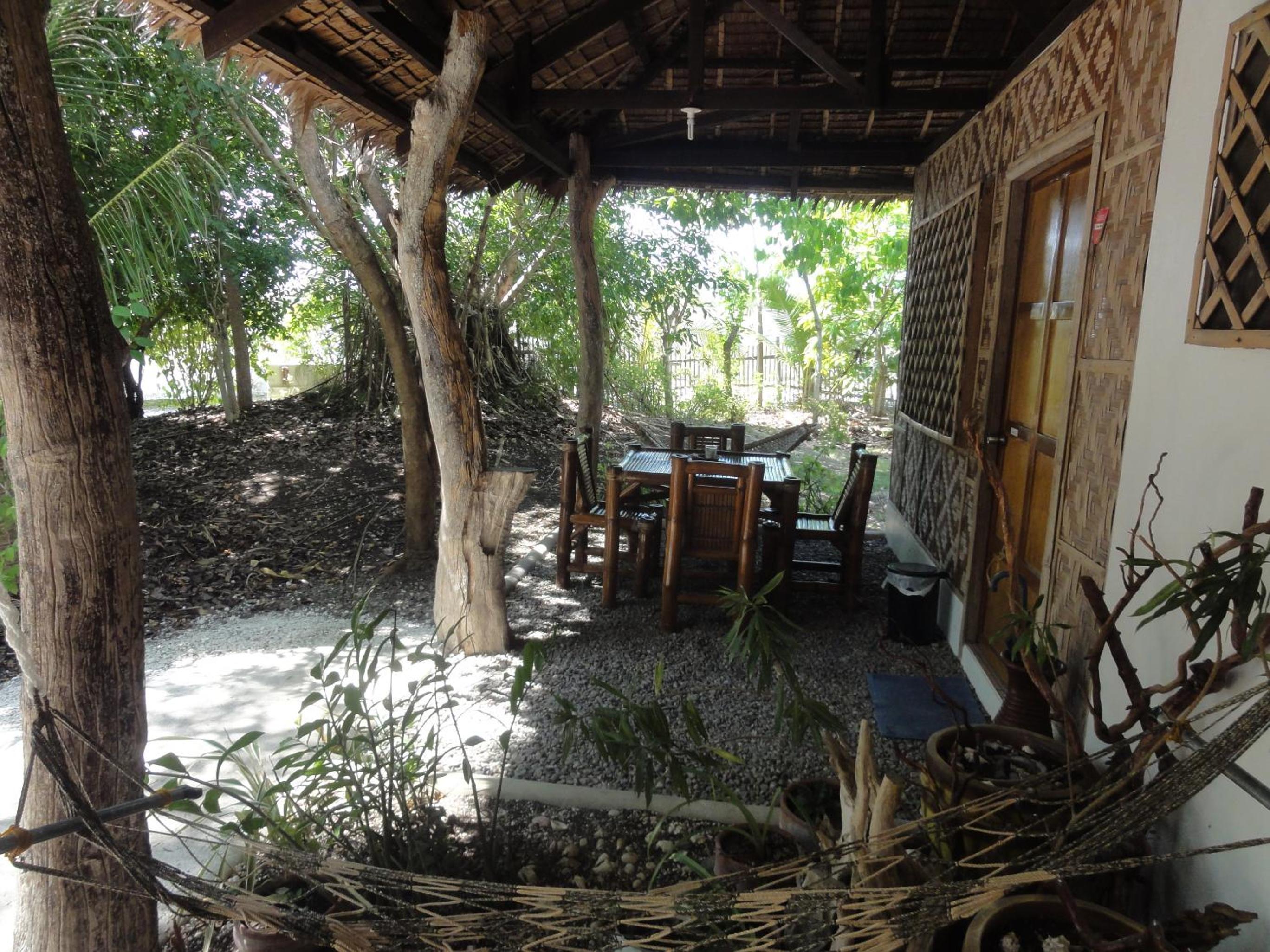 Deluxe Double Room with Balcony - Photo 8