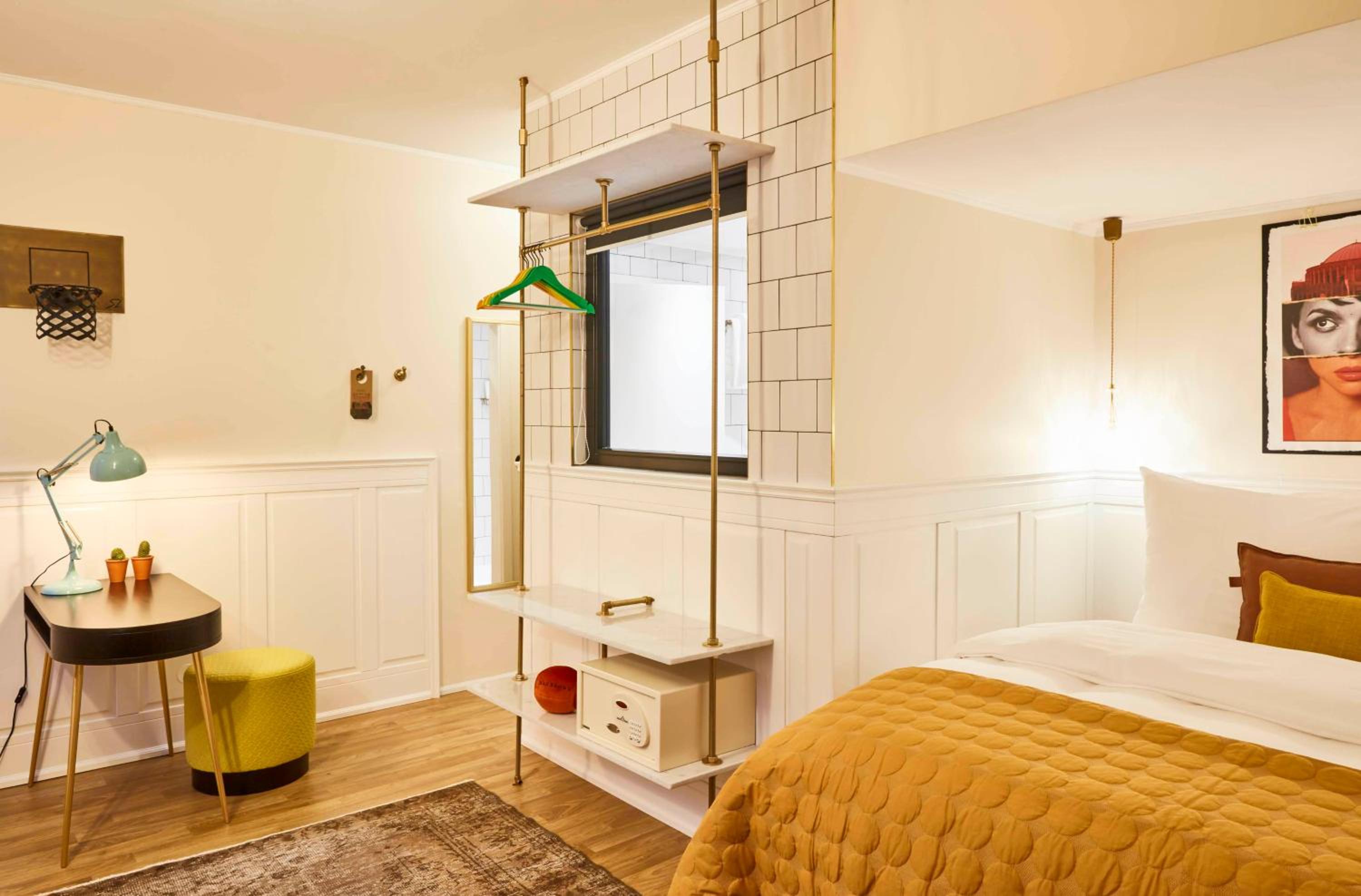 Double Room (Large) - Photo 6