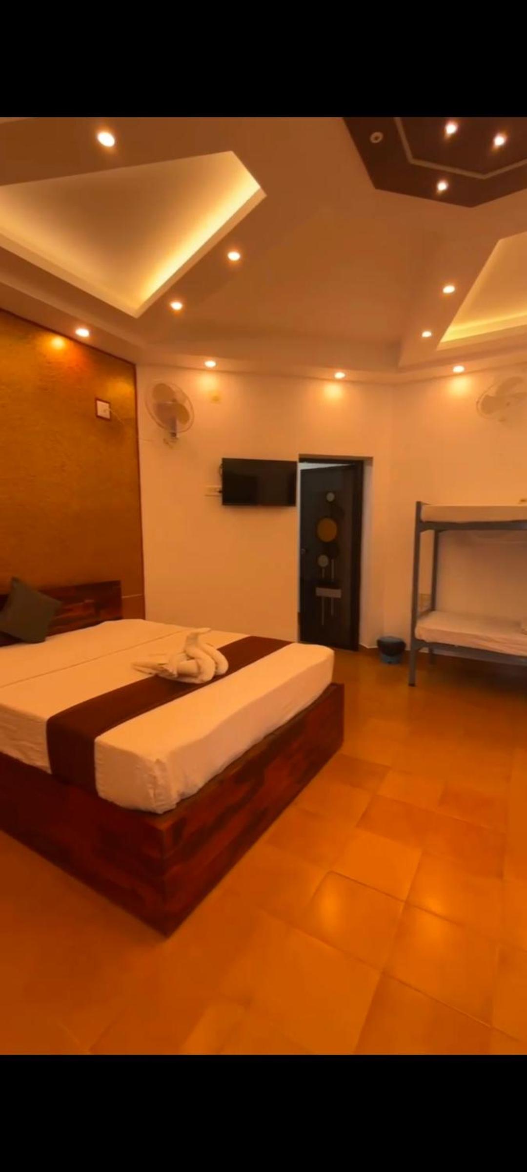 Deluxe Family Room