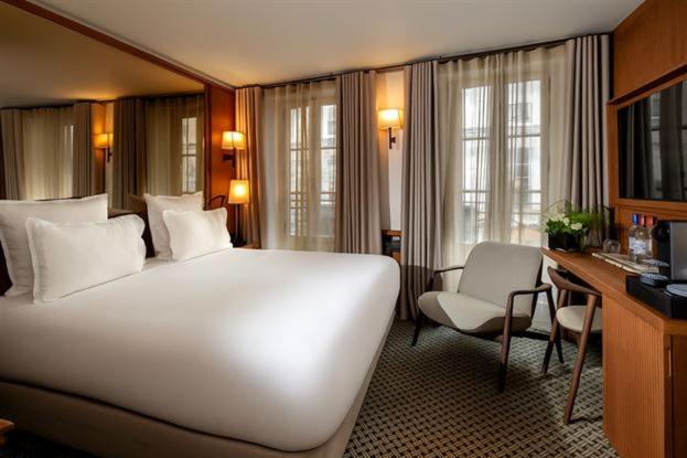 Superior Double or Twin Room photo 3