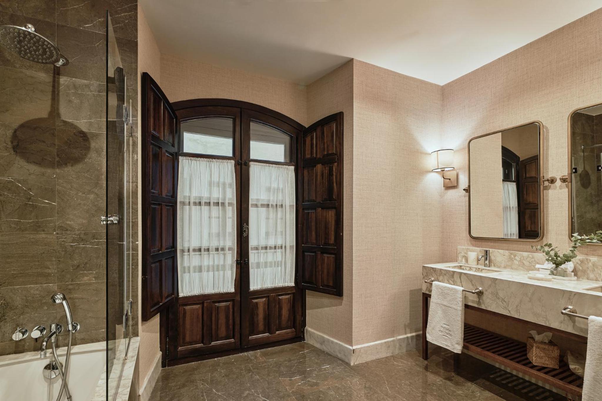 Superior King or Twin Room photo 3