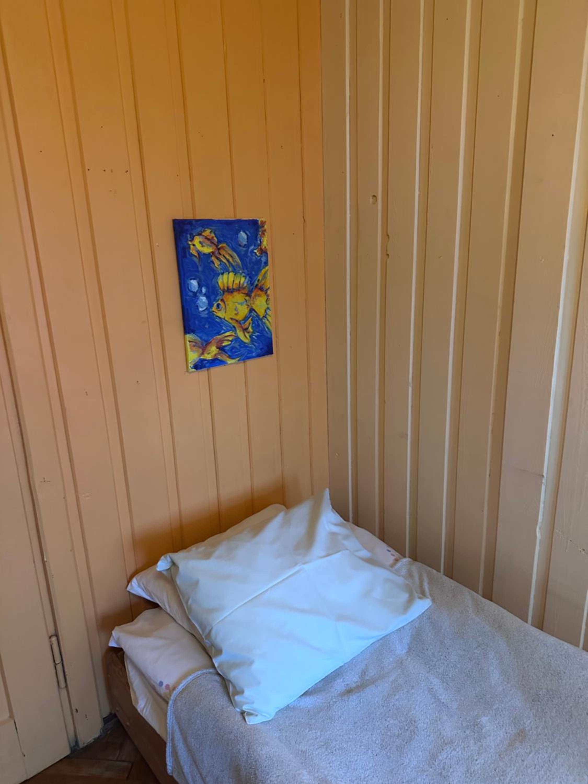 Single Room with Shared Shower and Toilet photo 1