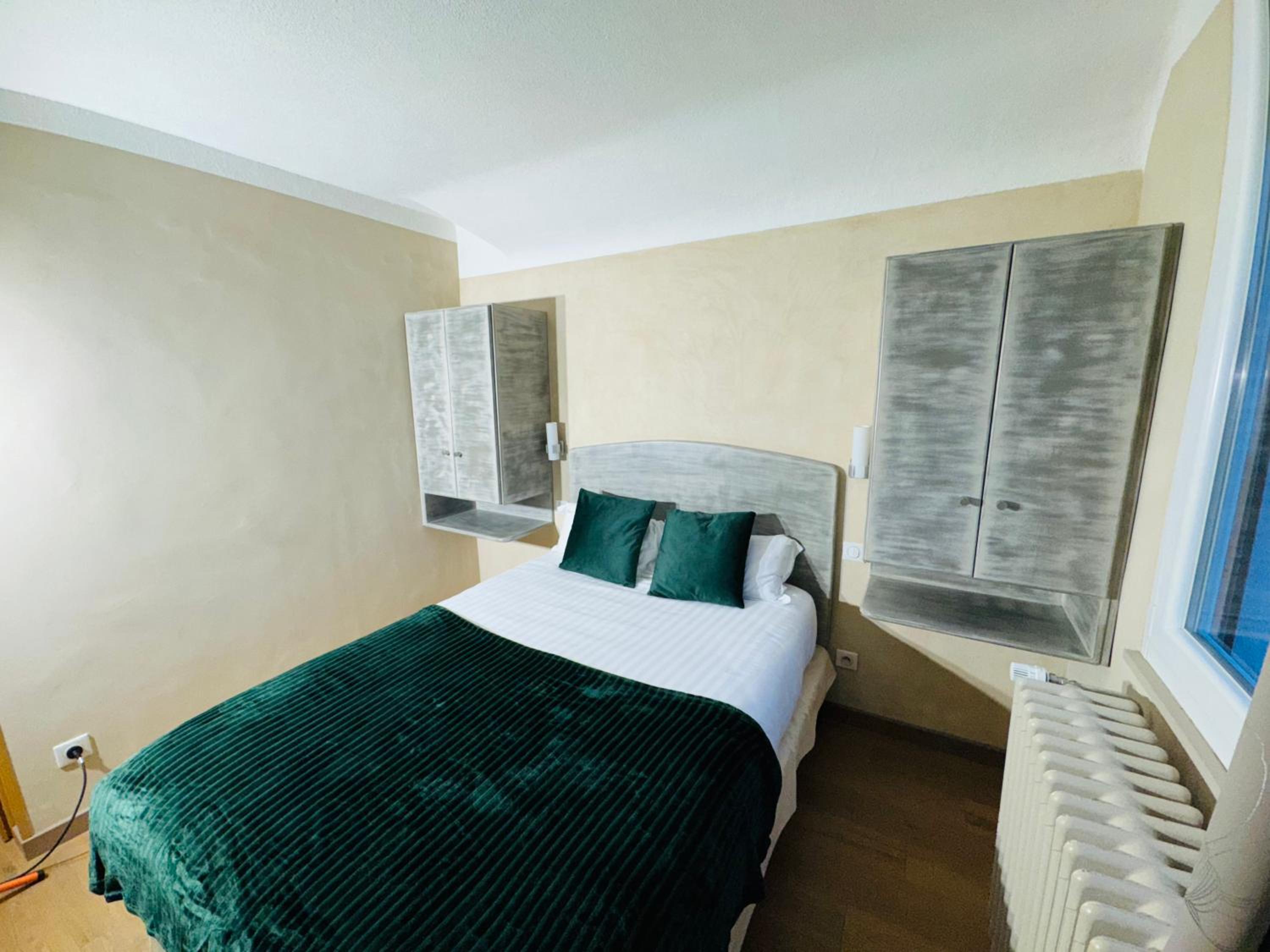 Standard Double Room photo 2