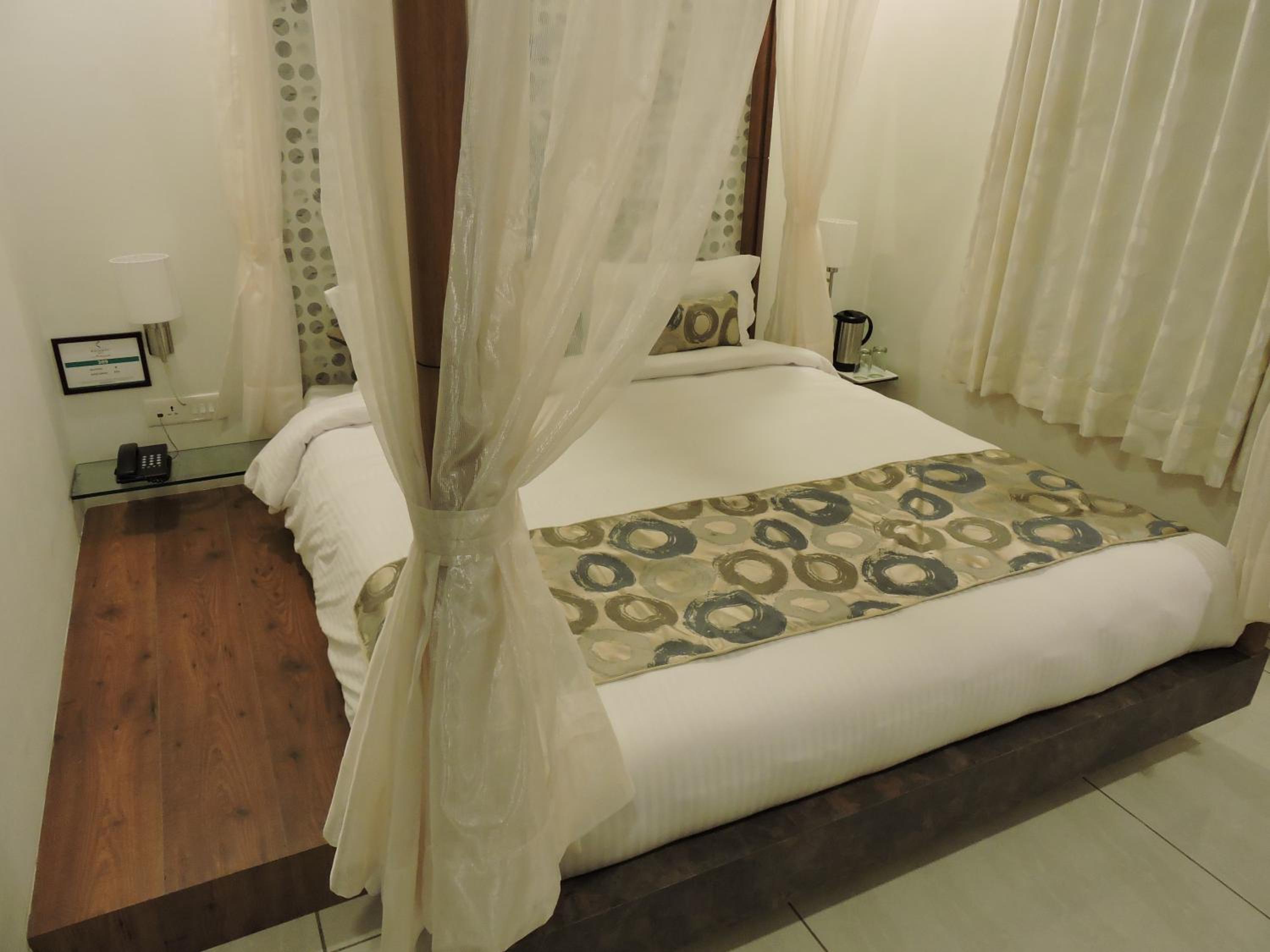 King Suite - Photo 2