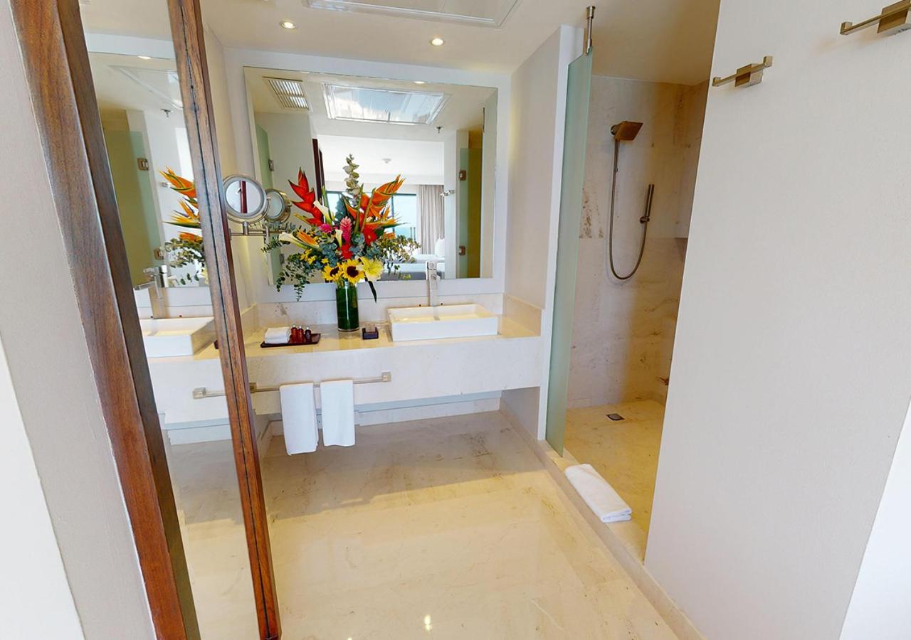 Family Suite with Terrace Ocean Front