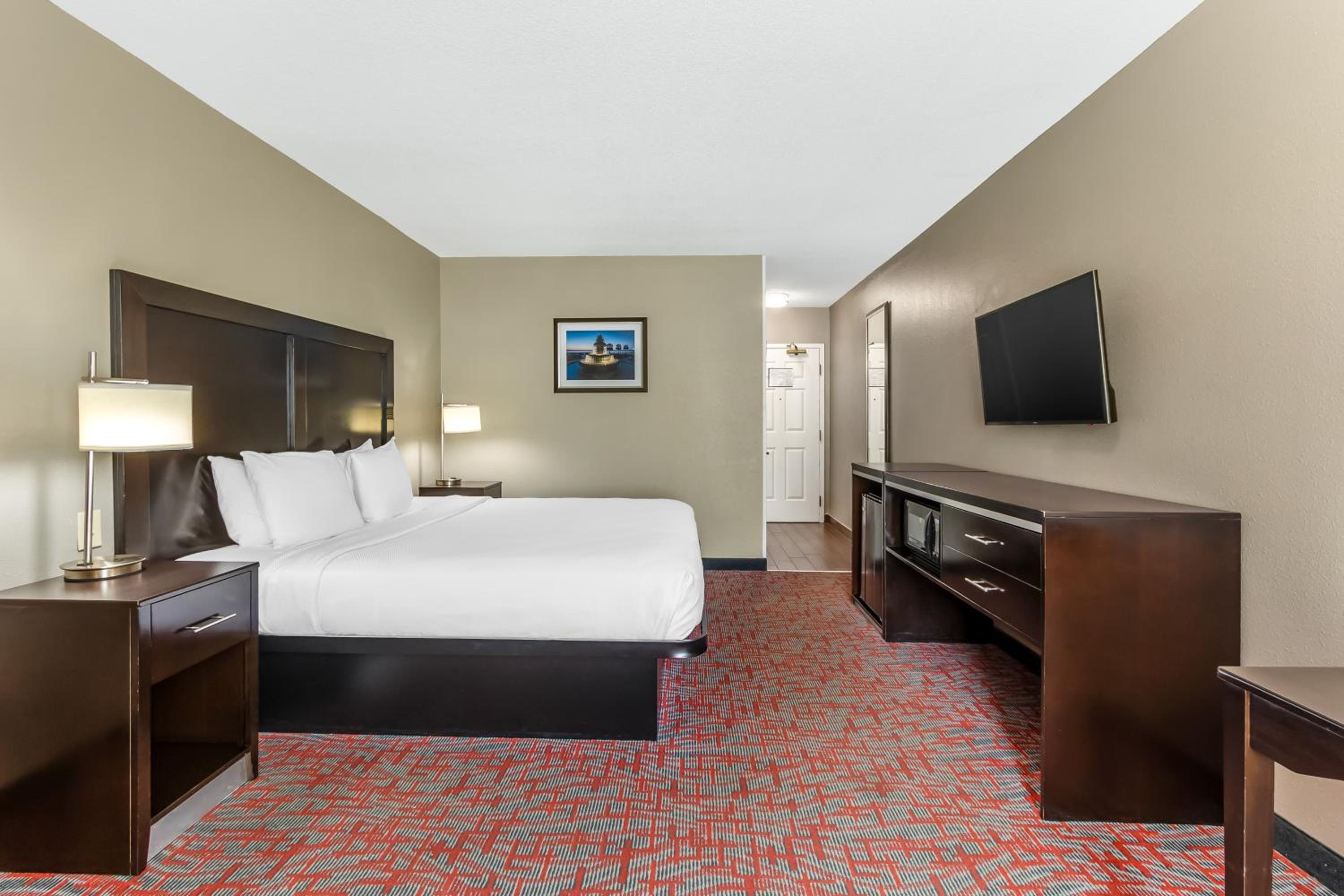 Superior King Suite - Non-Smoking - Photo 2