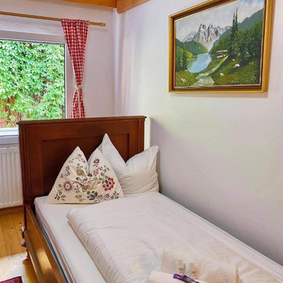 Single Room with Mountain View