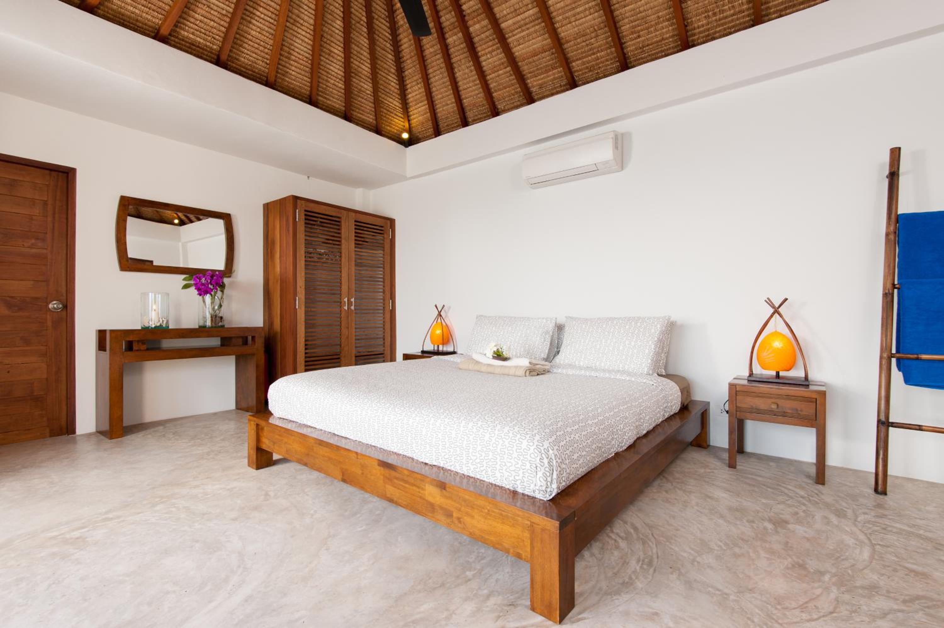 C17 Three-Bedroom Villa with Private Pool - Photo 4