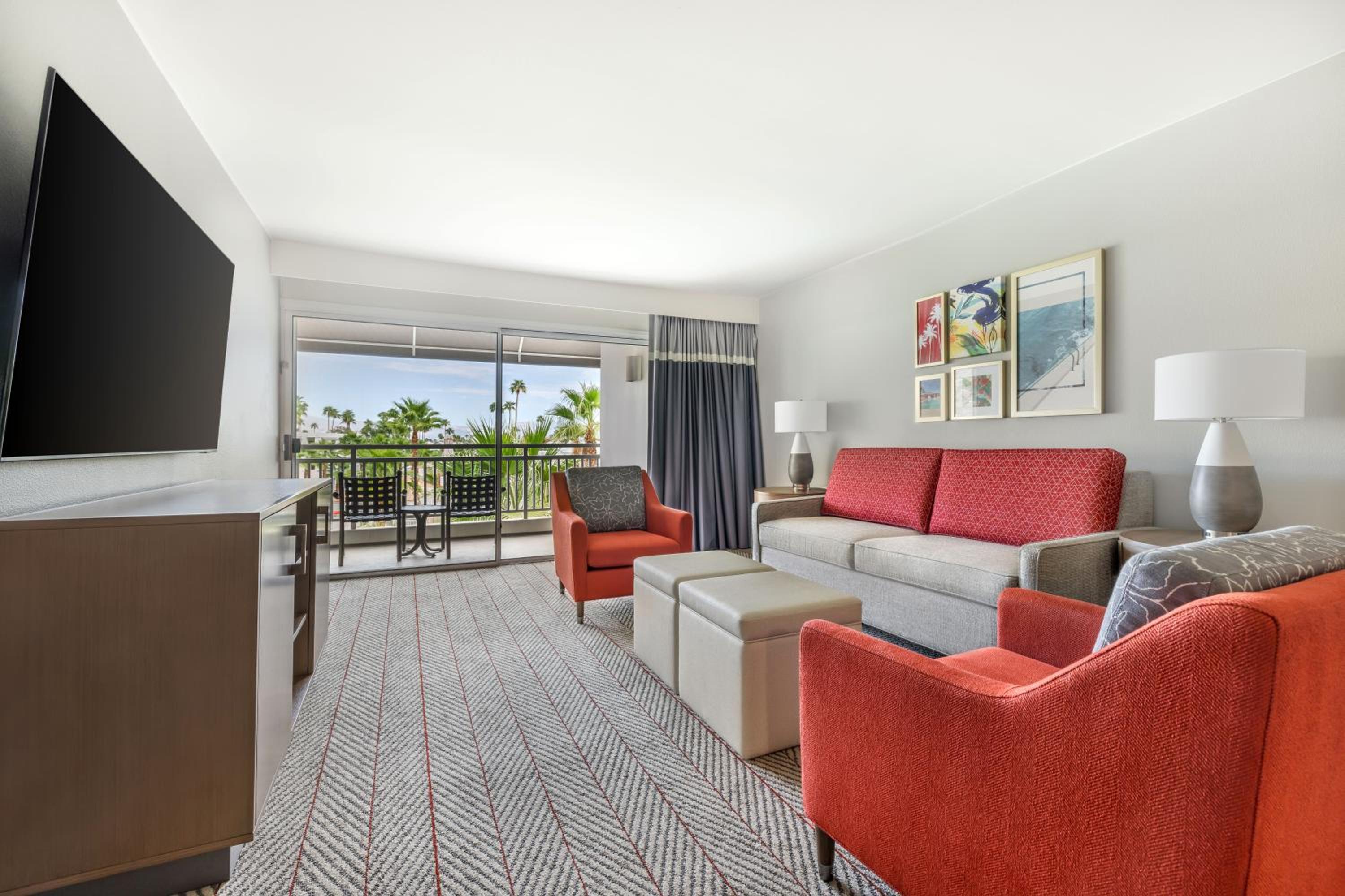 One-Bedroom King Suite with Bath Tub - Mobility Access - Photo 4