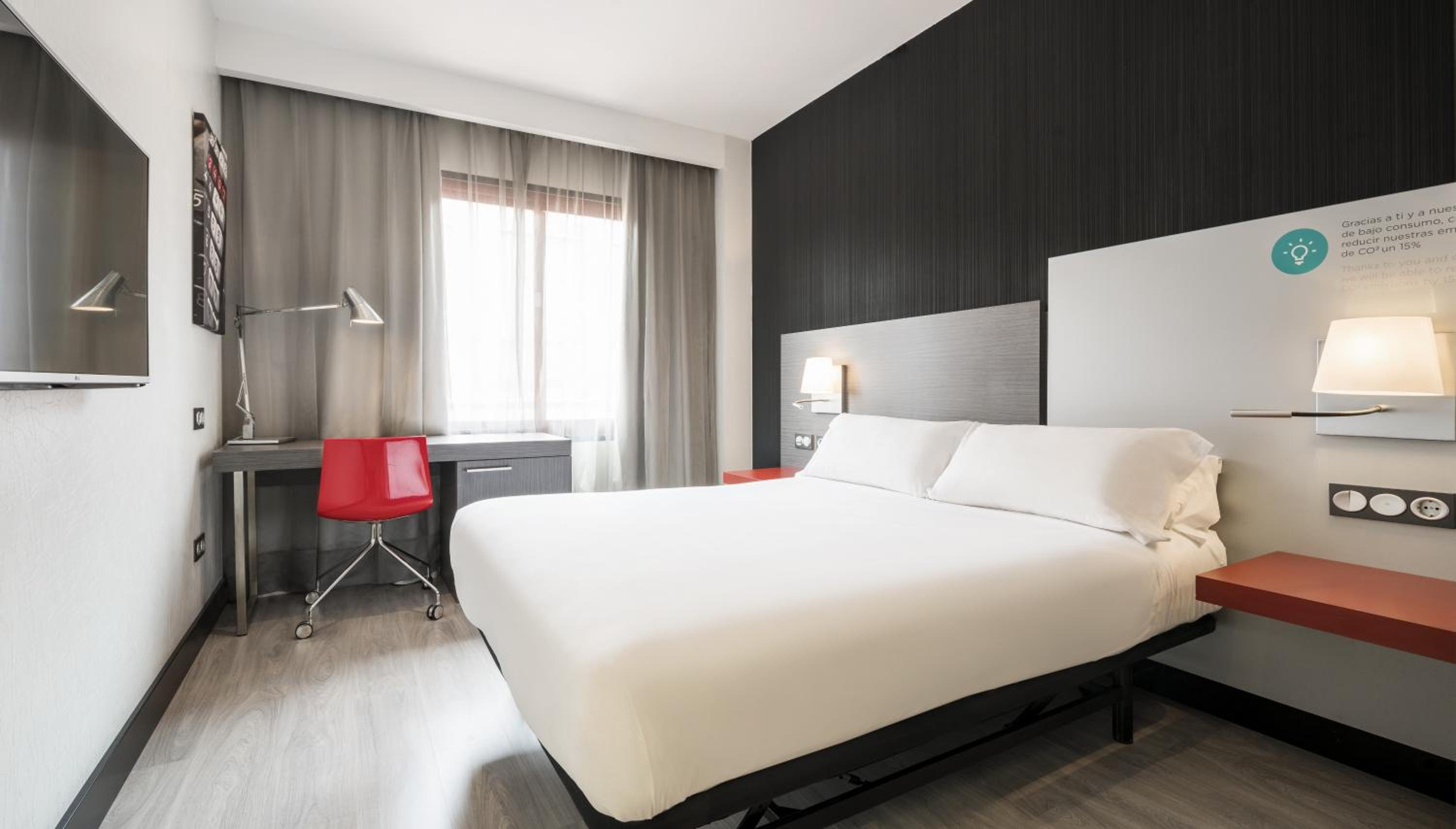 Standard Double or Twin Room - Photo 4