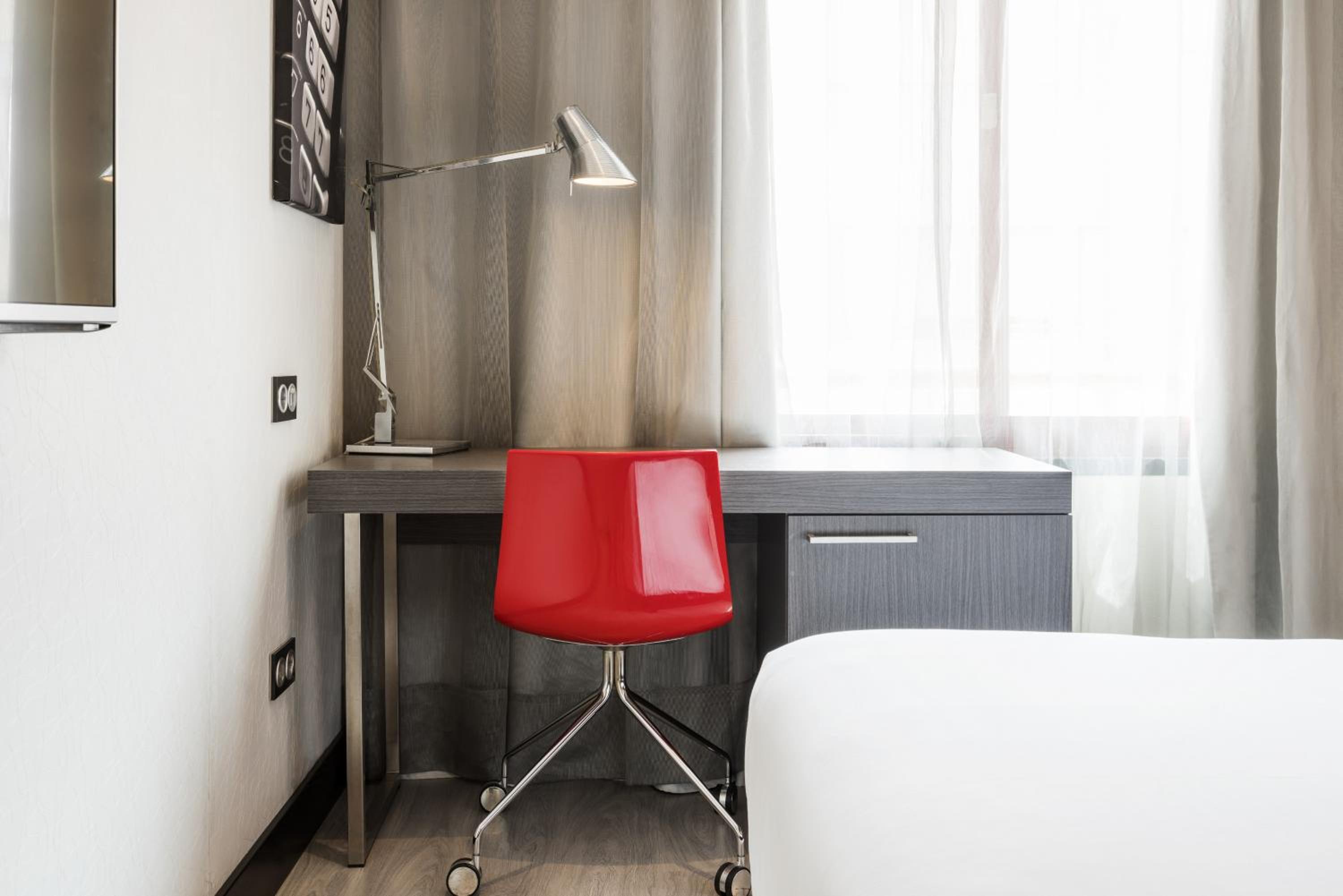Standard Double or Twin Room - Photo 5