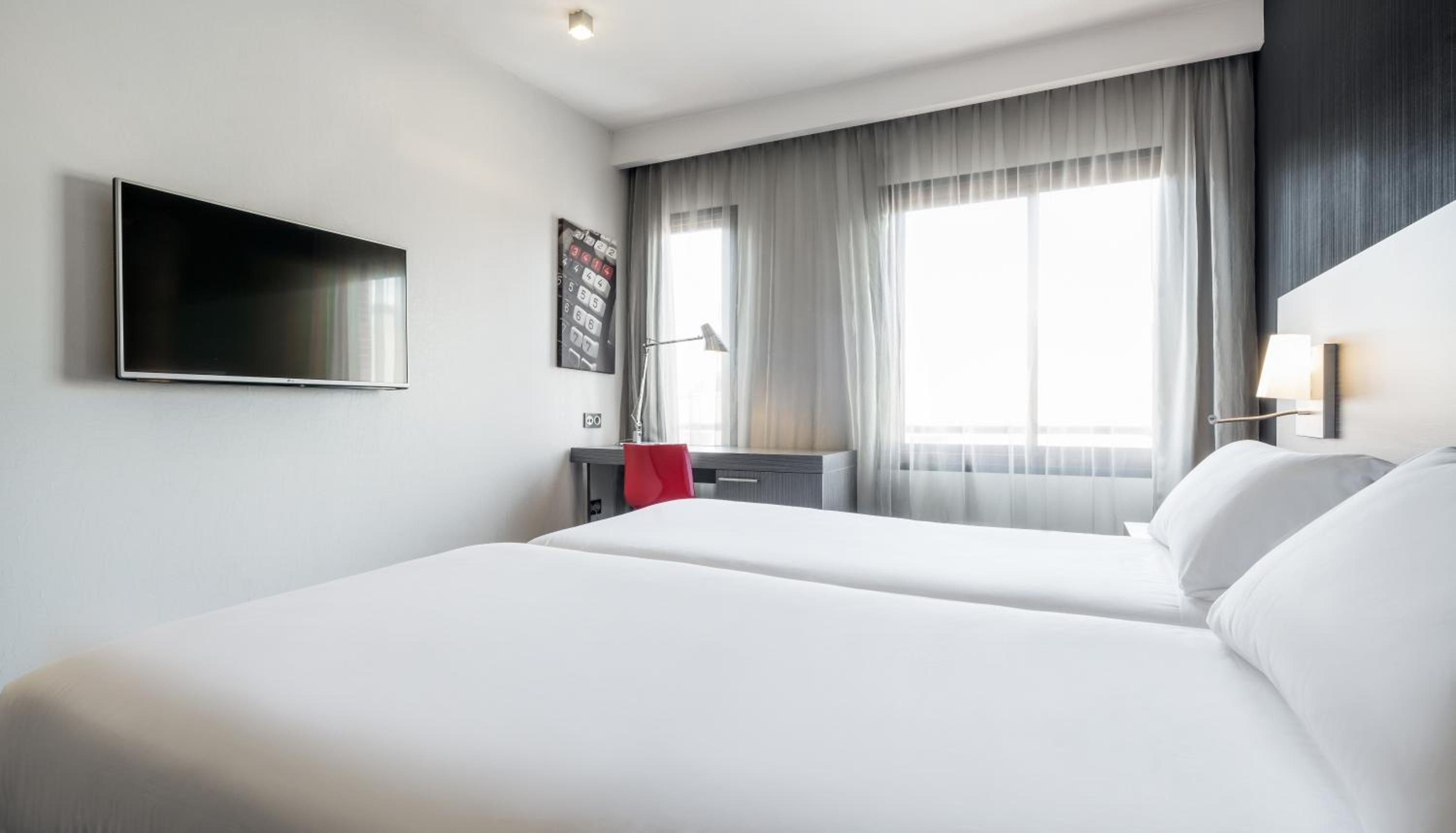 Standard Double or Twin Room - Photo 6