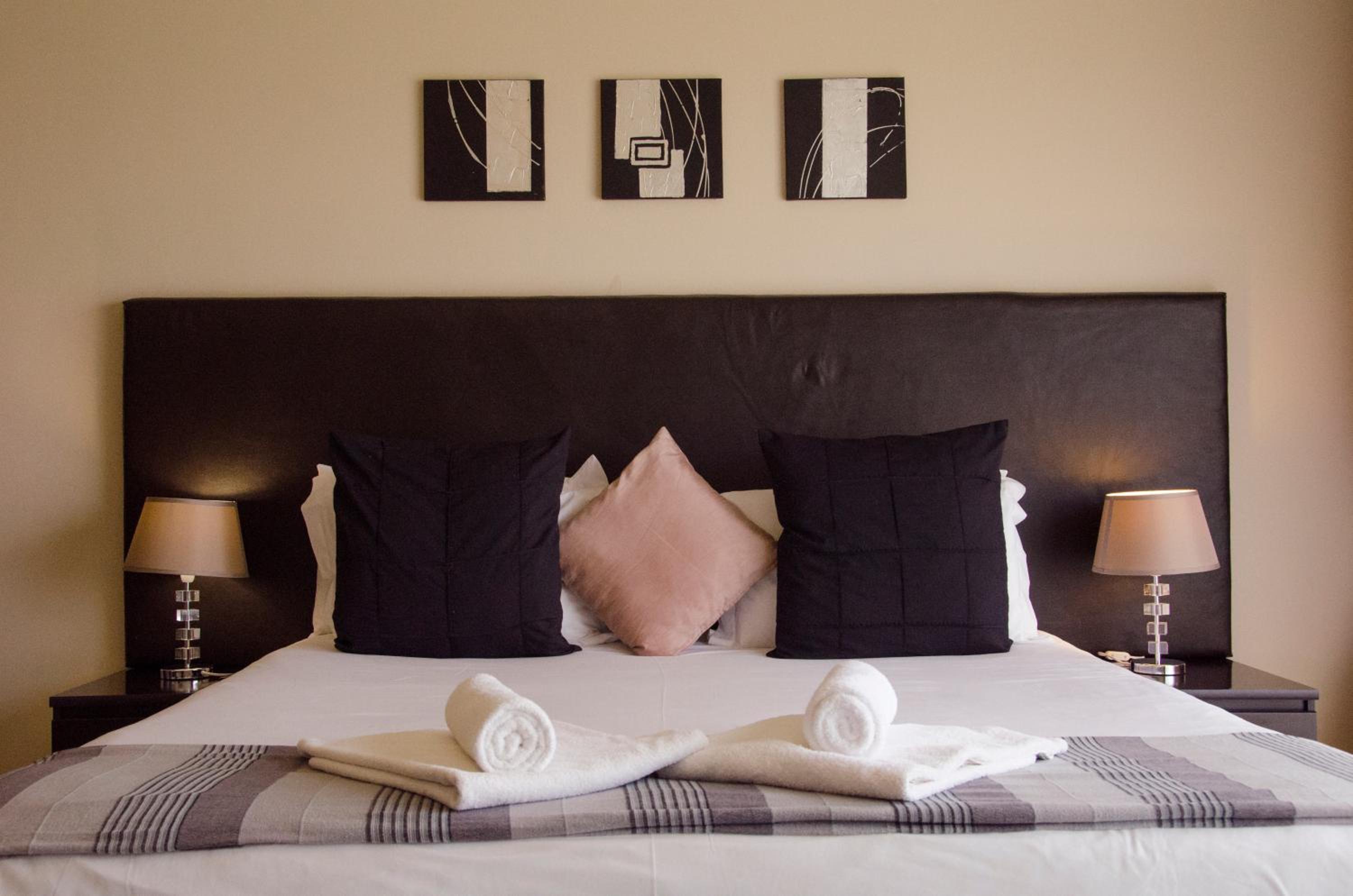 Suite - Photo 9