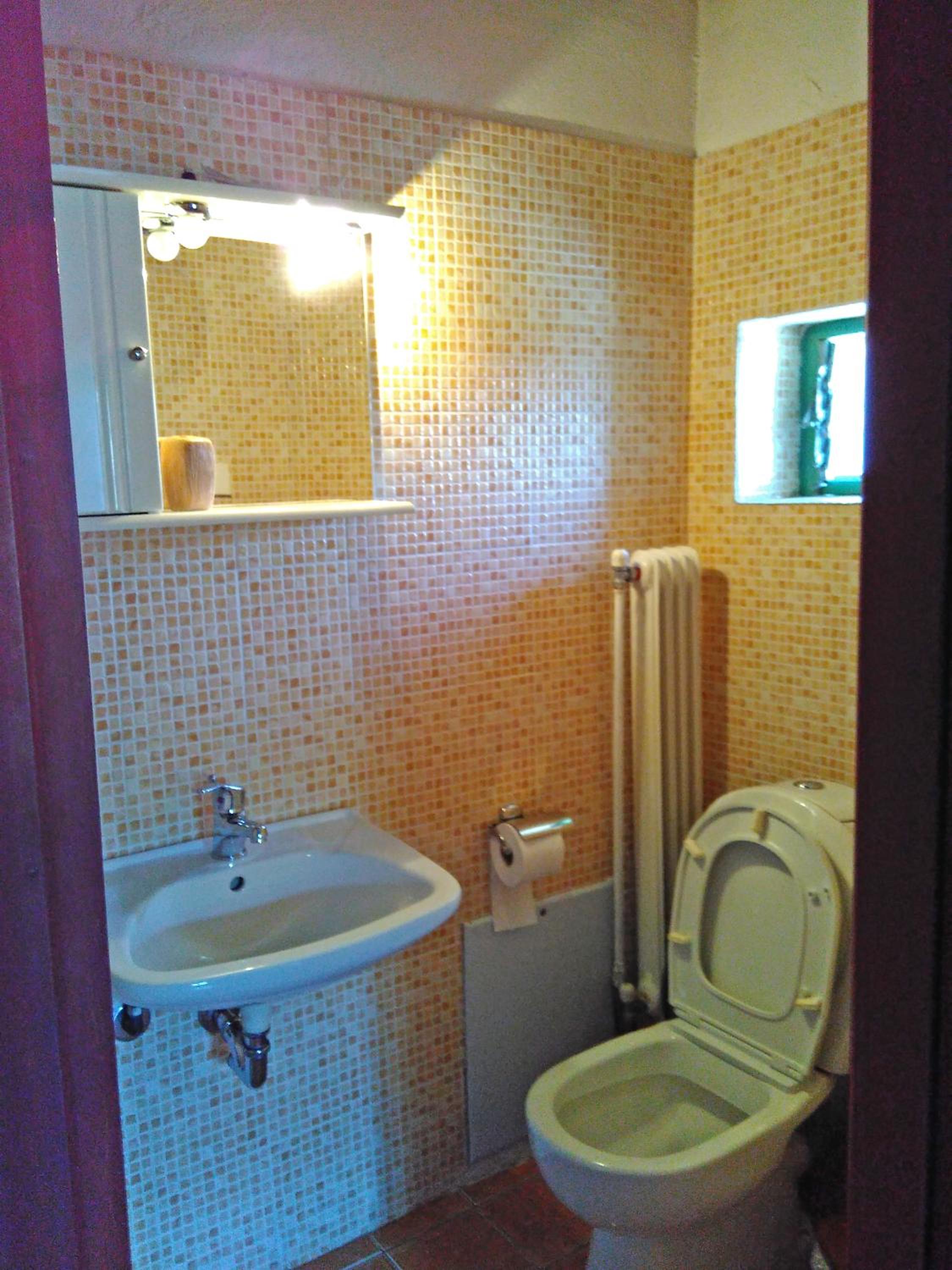 Double or Twin Room with View - Photo 9