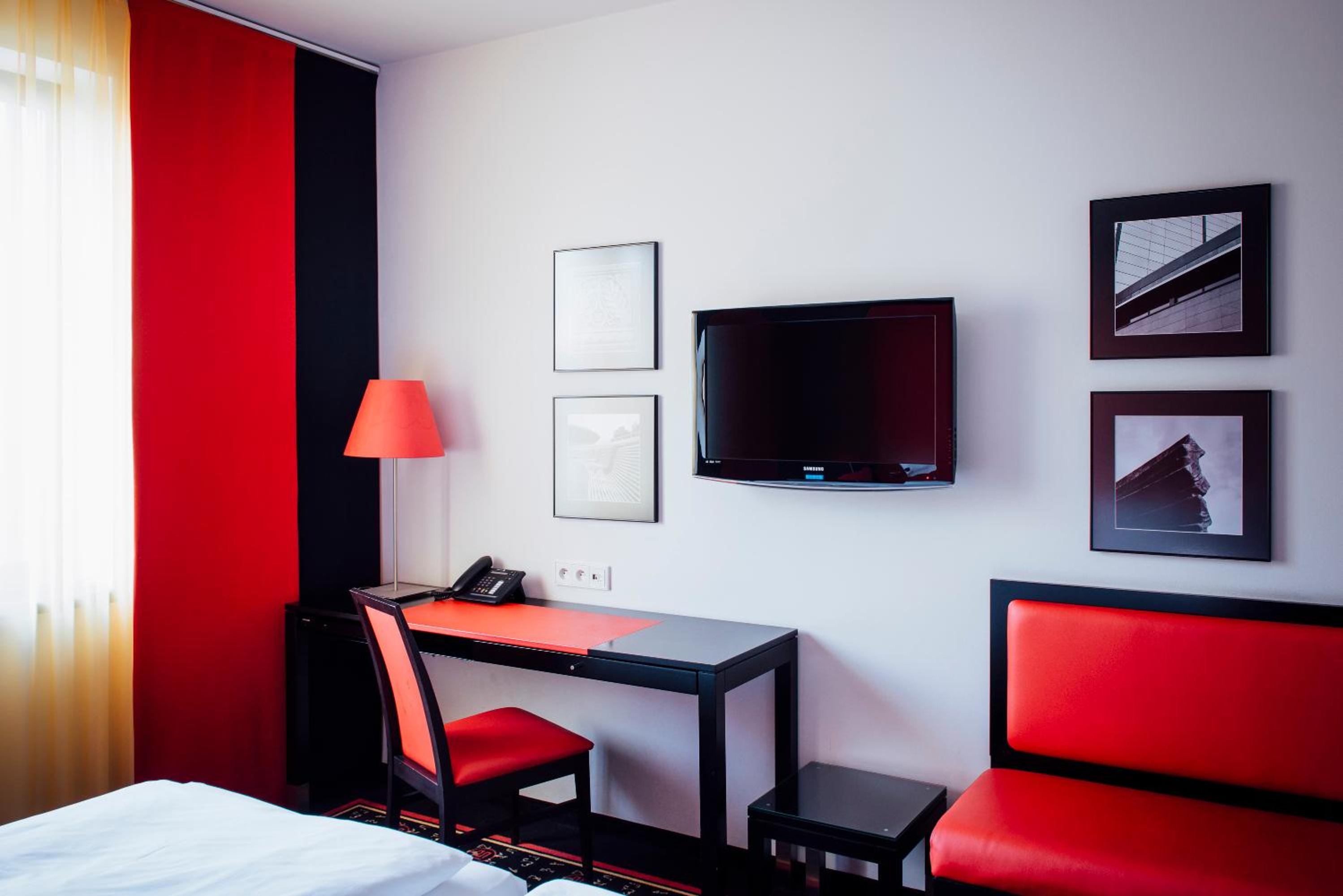 Accessible Room - Photo 5