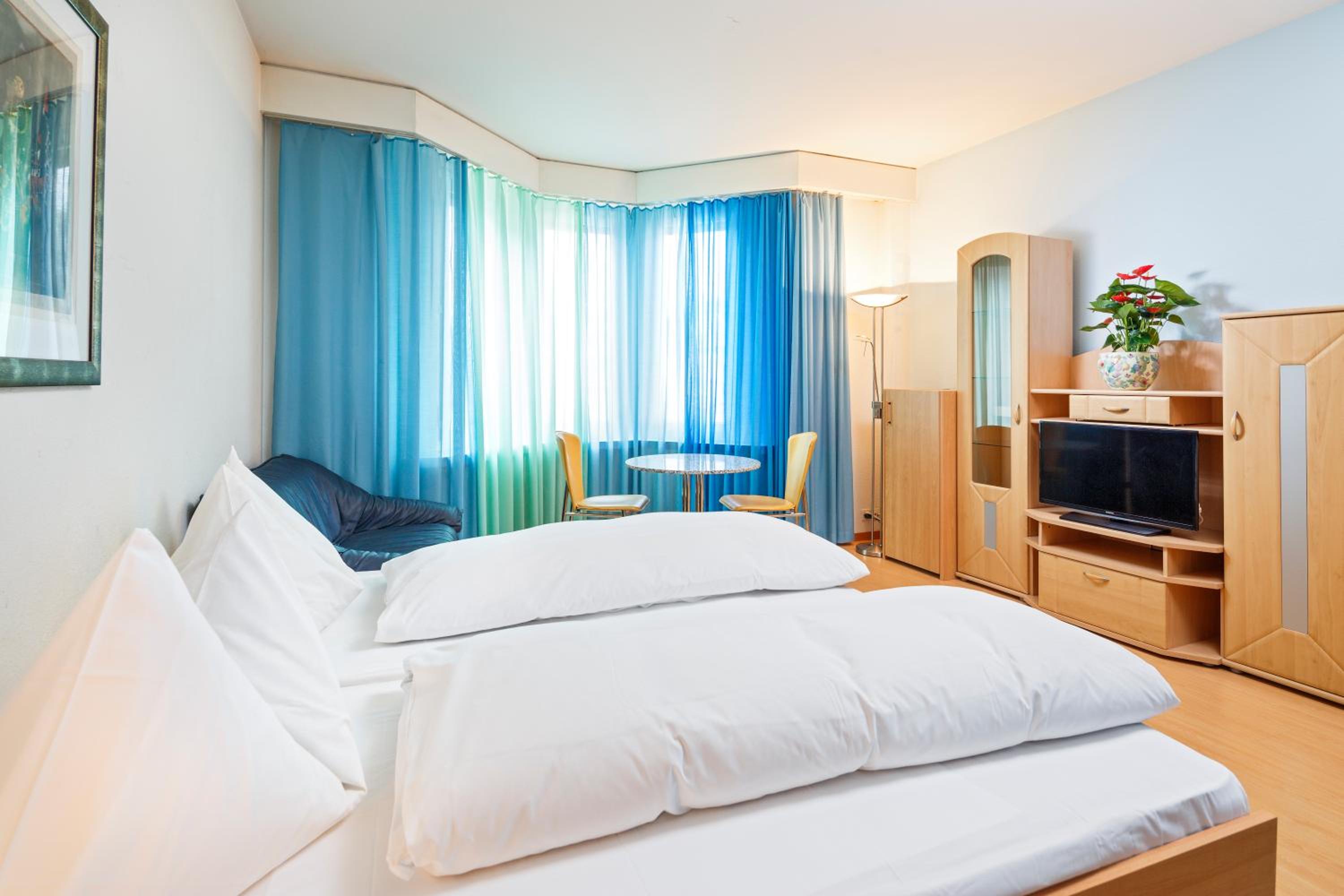 Double Room with Shared Bathroom photo 1
